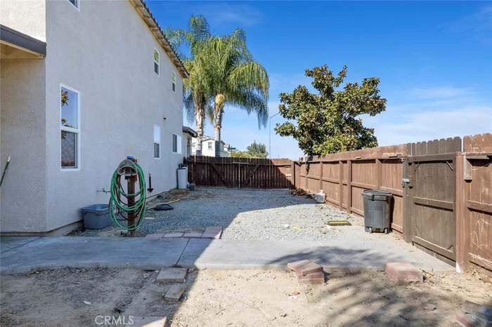 2090 Dunbar Way, Dinuba, CA 93618