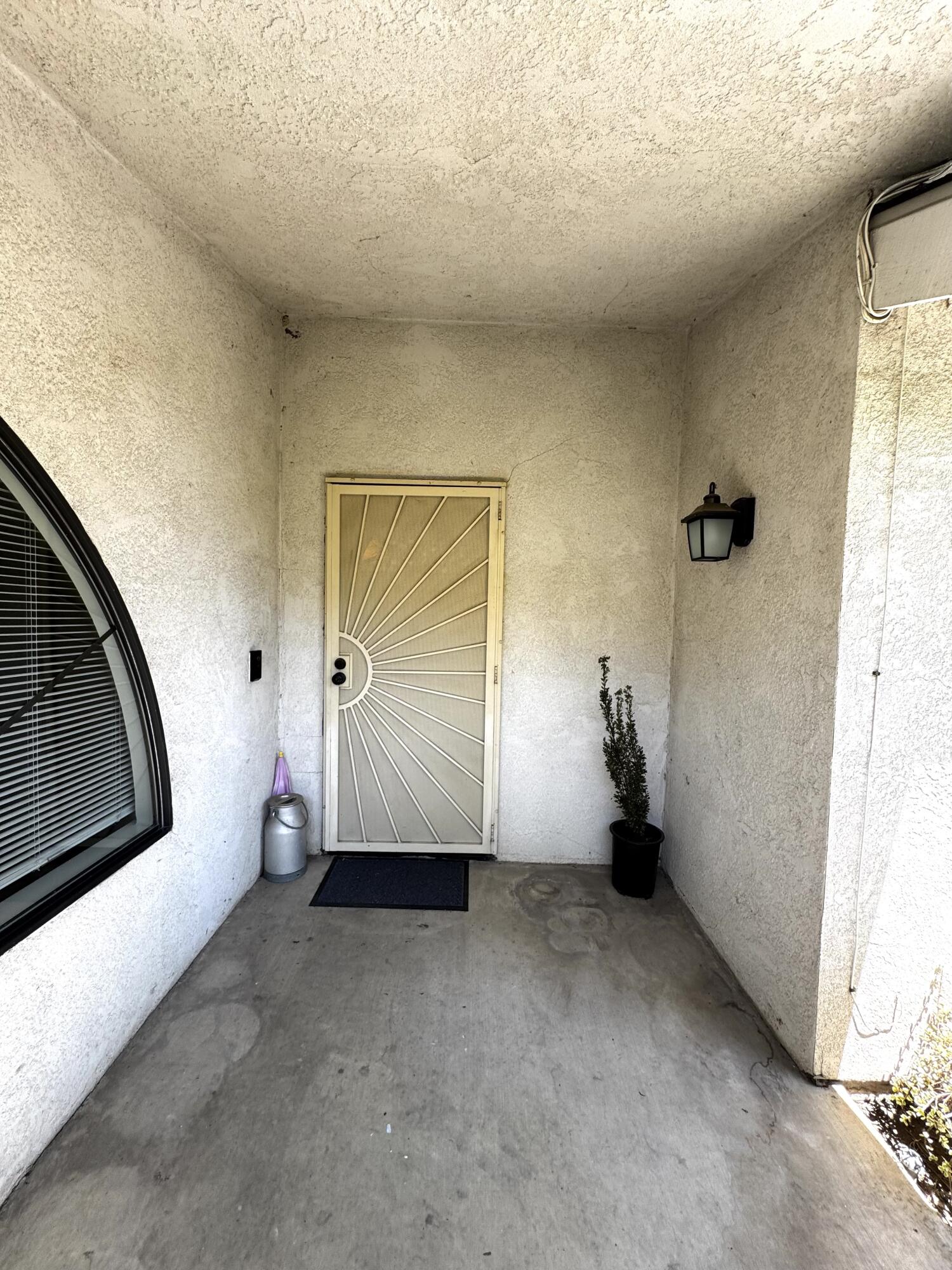 1536 E Castleview Ave, Visalia, CA 93292