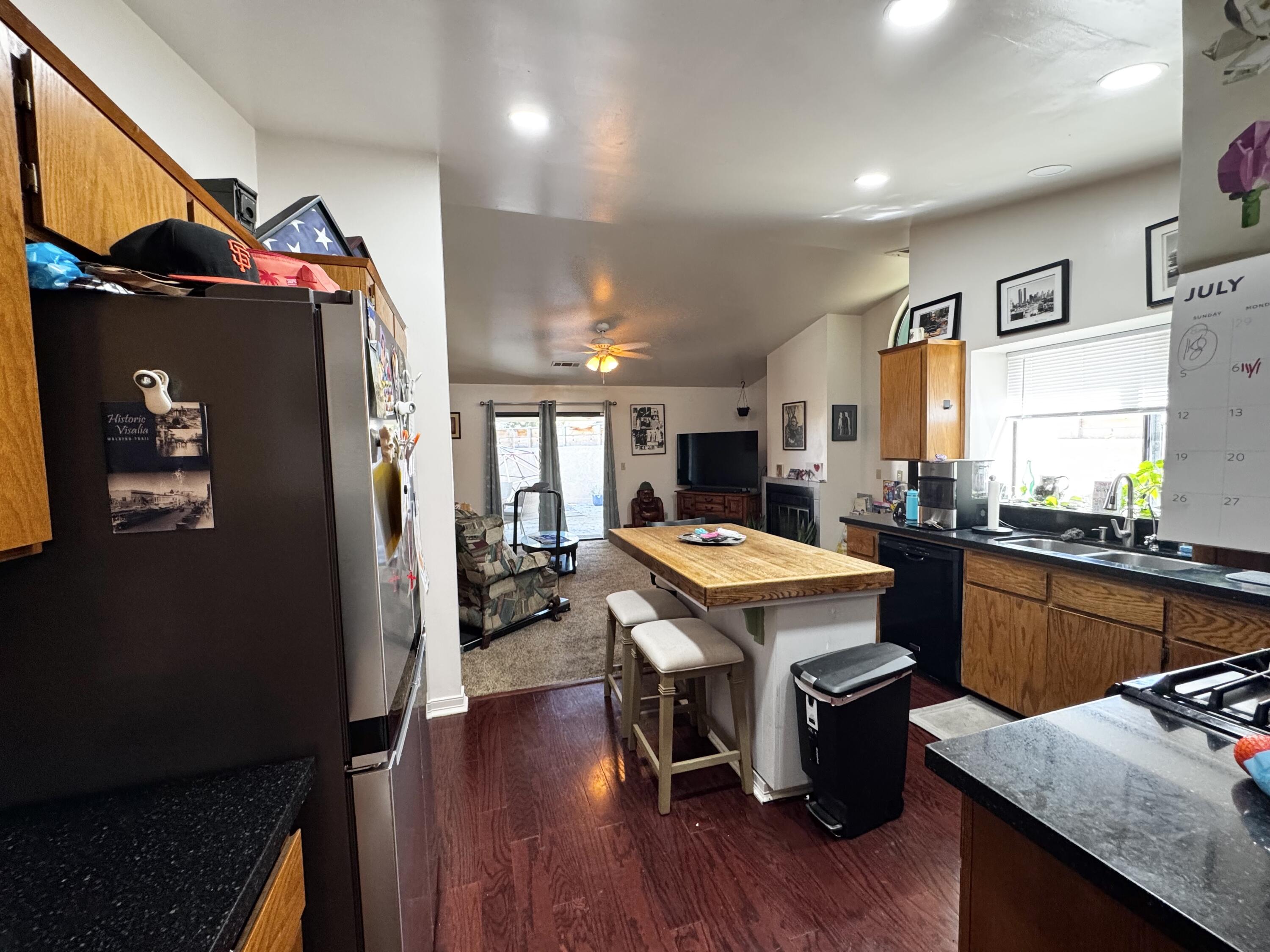 1536 E Castleview Ave, Visalia, CA 93292