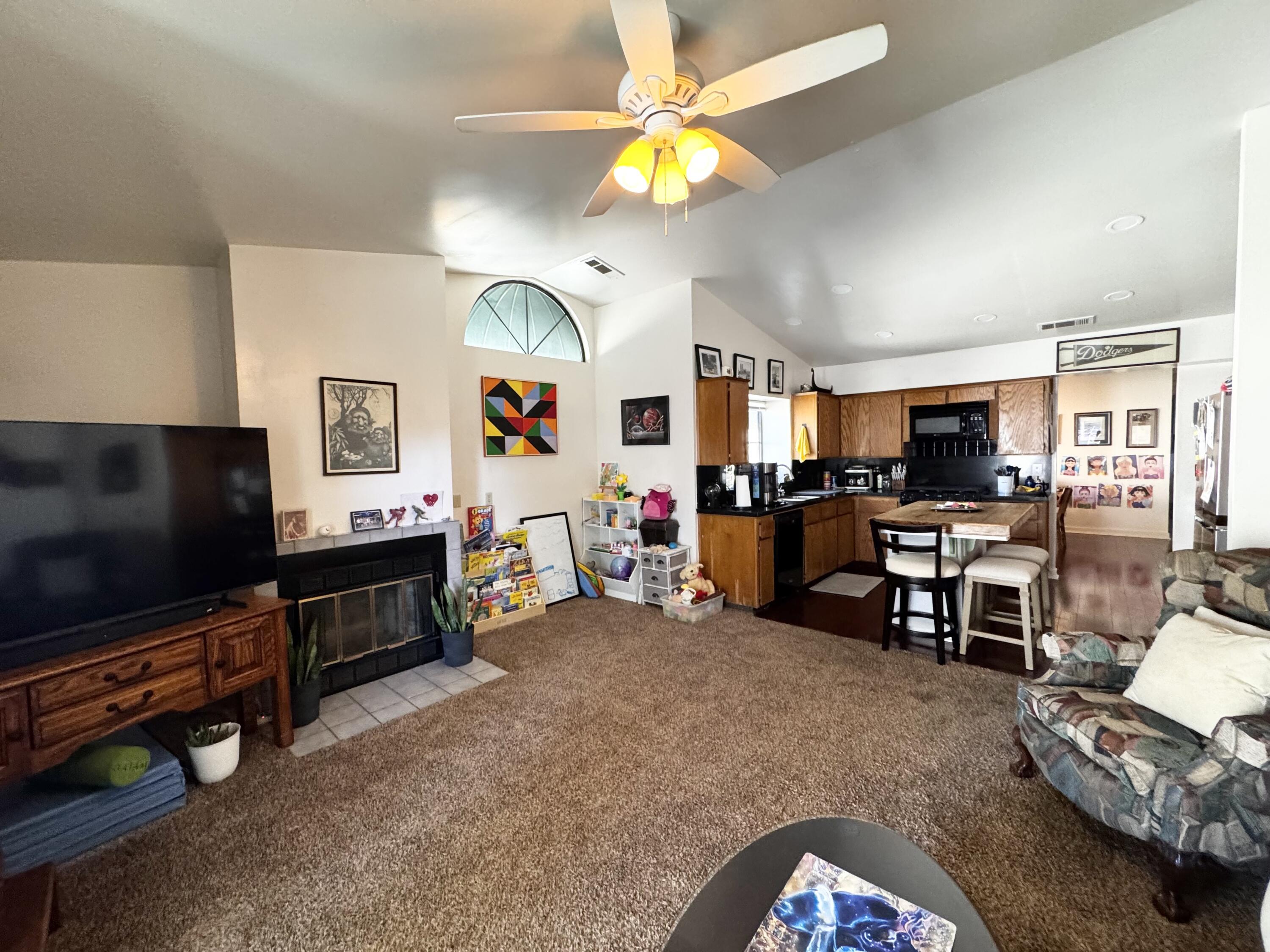 1536 E Castleview Ave, Visalia, CA 93292