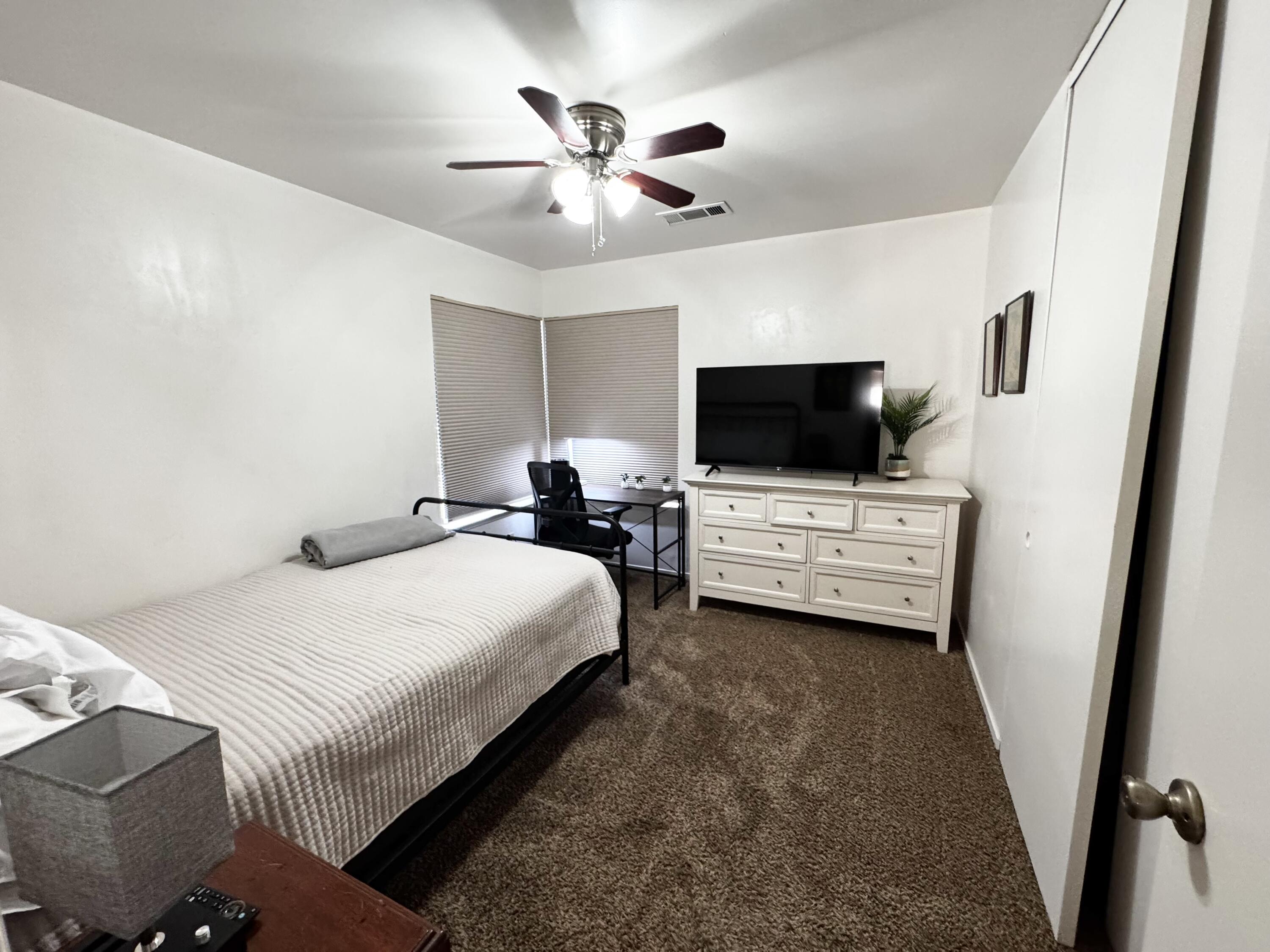1536 E Castleview Ave, Visalia, CA 93292
