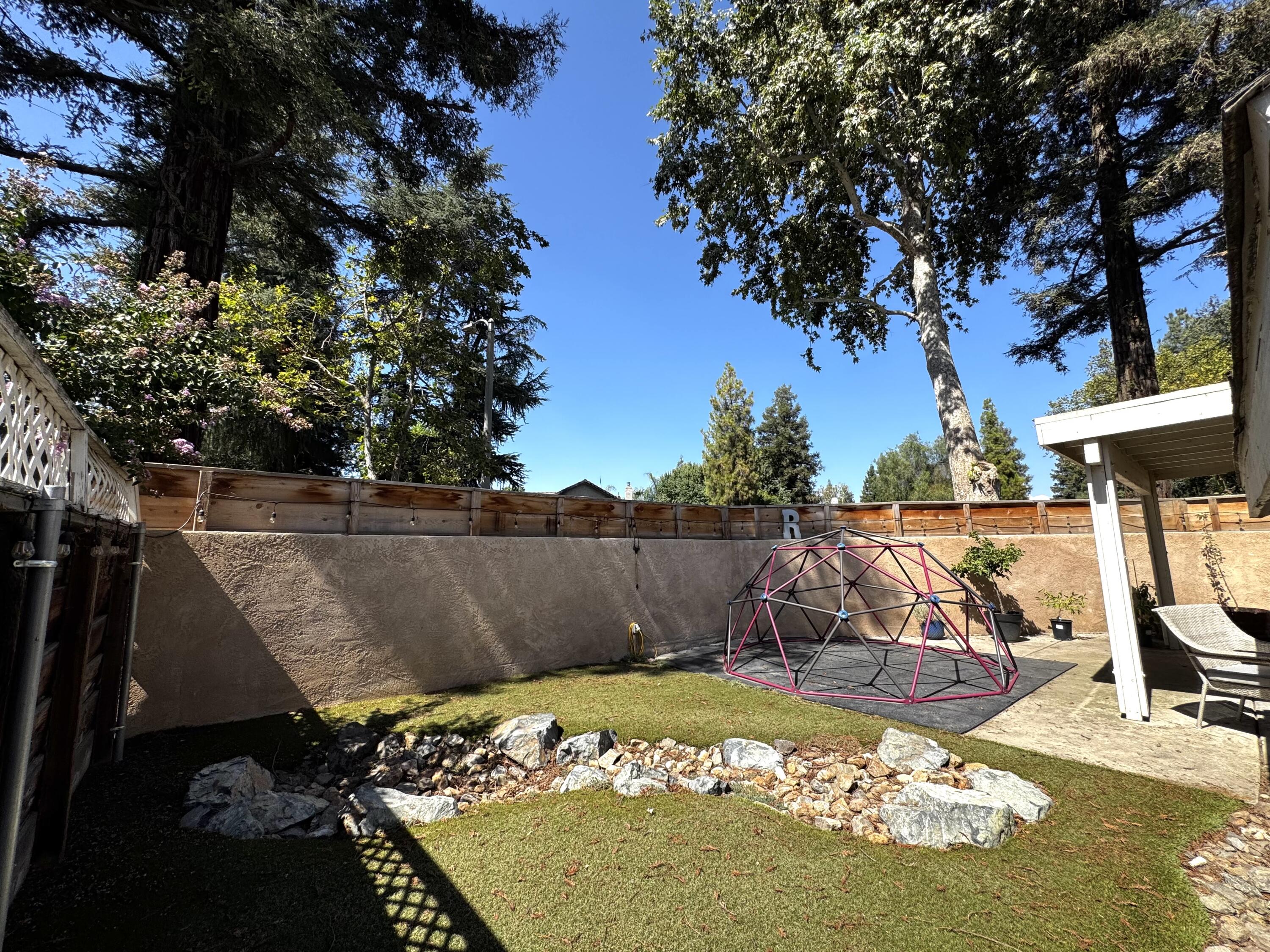 1536 E Castleview Ave, Visalia, CA 93292