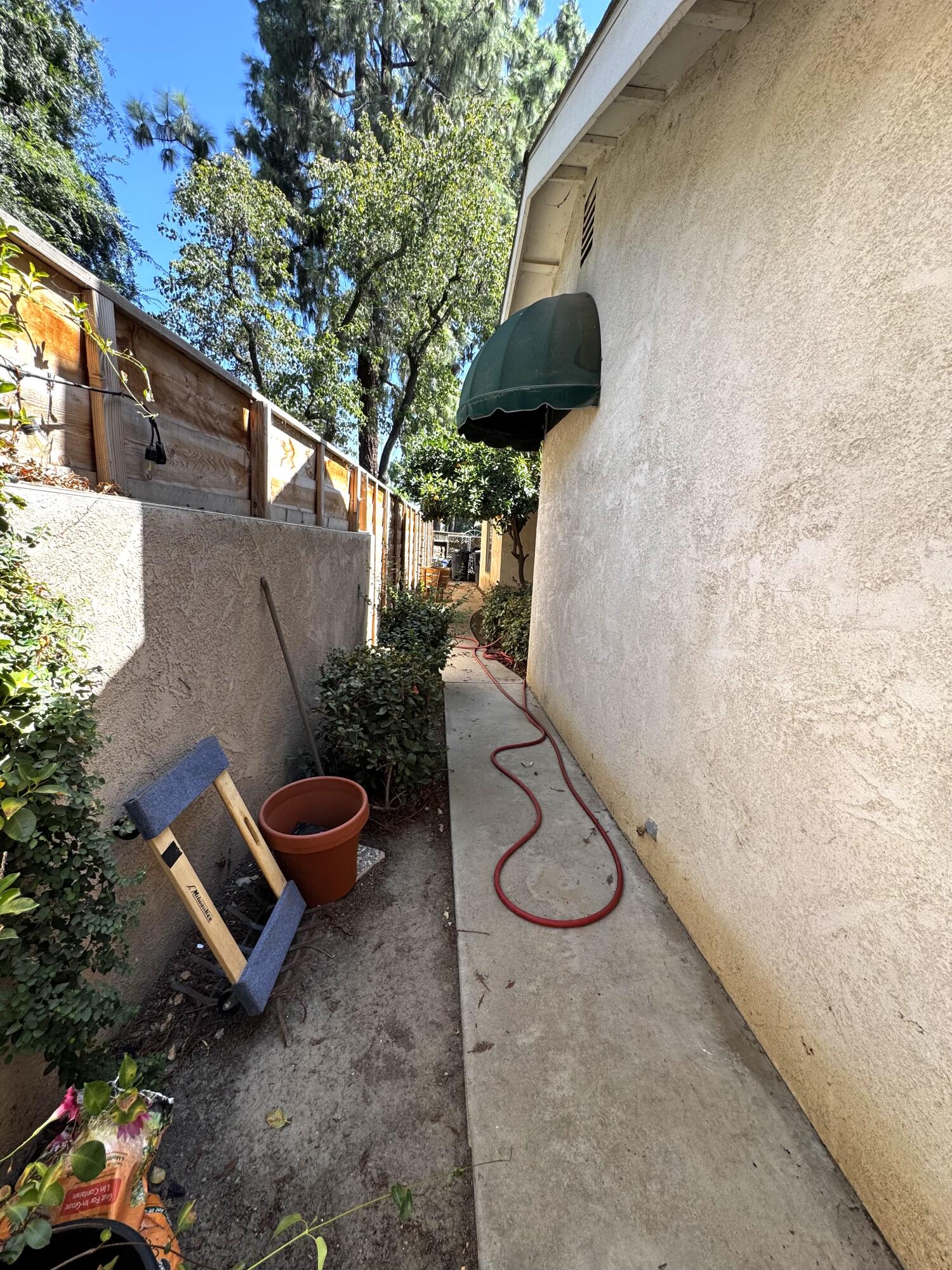 1536 E Castleview Ave, Visalia, CA 93292