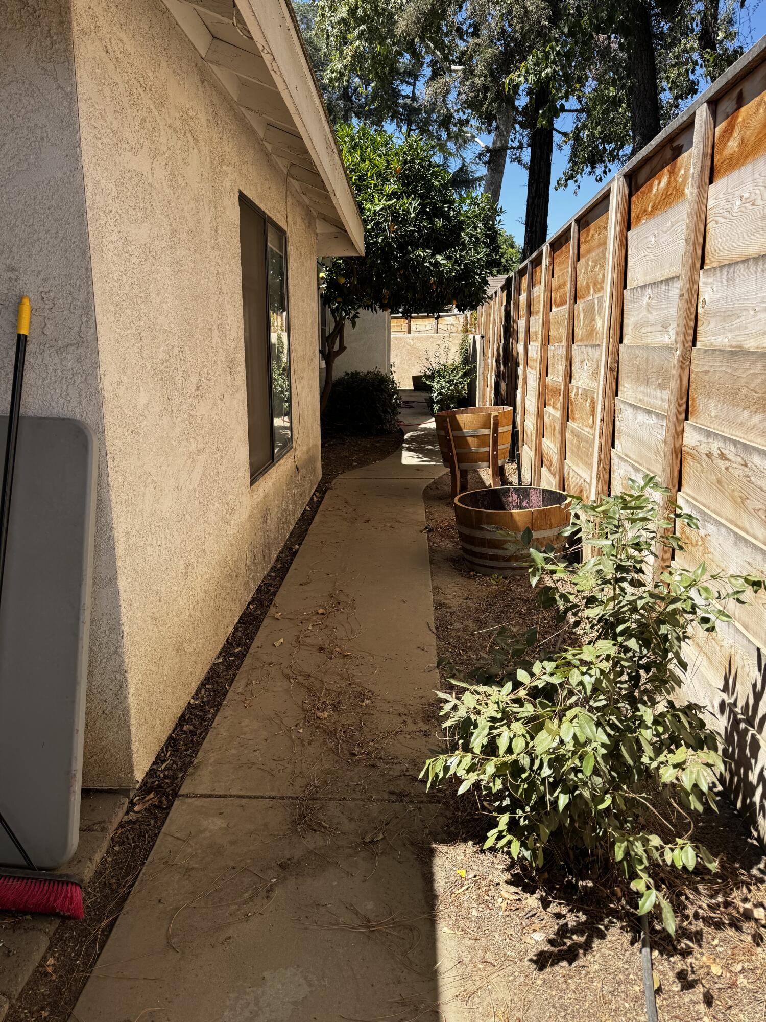 1536 E Castleview Ave, Visalia, CA 93292
