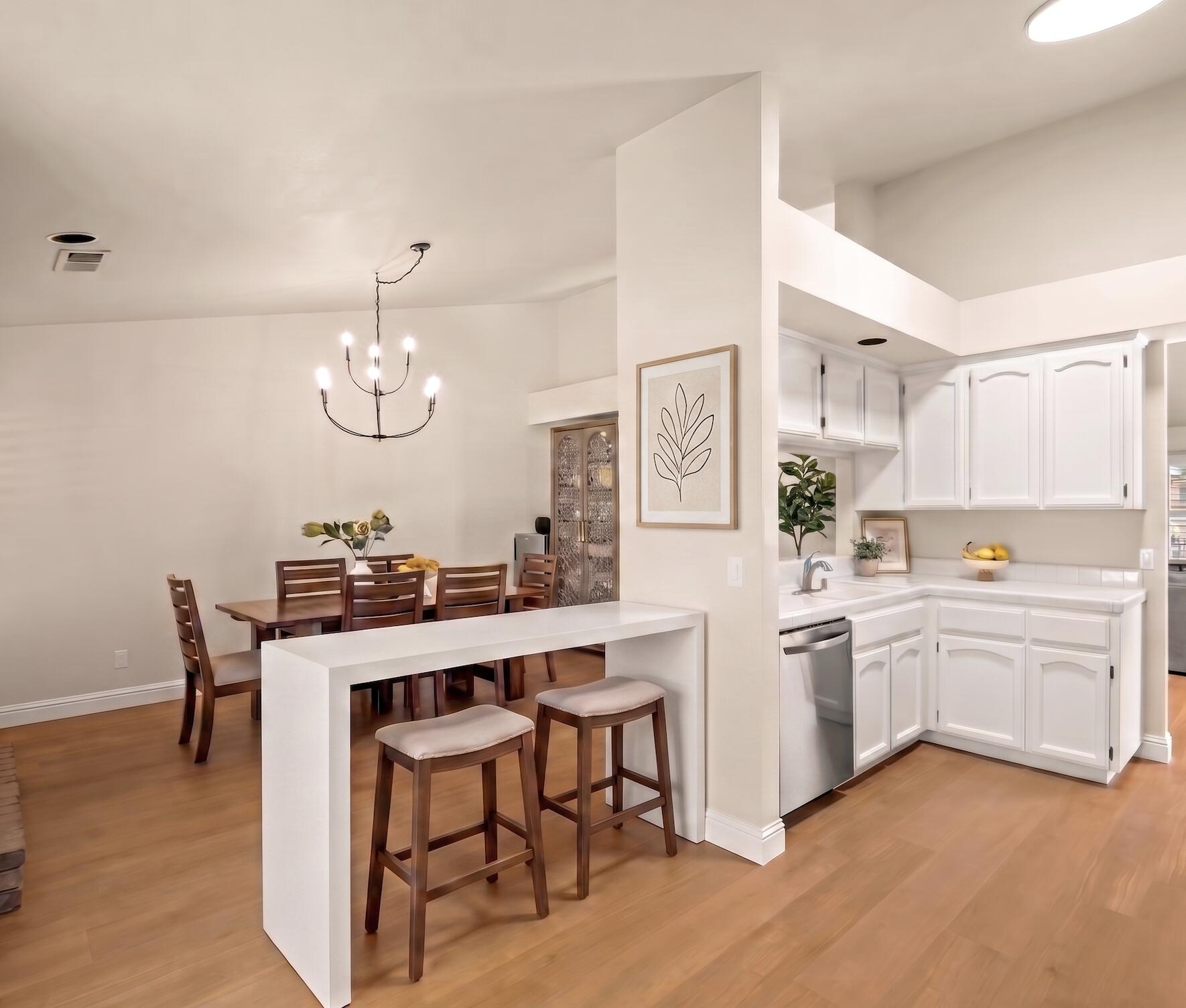 1070 N Homsy Ave, Clovis, CA 93611