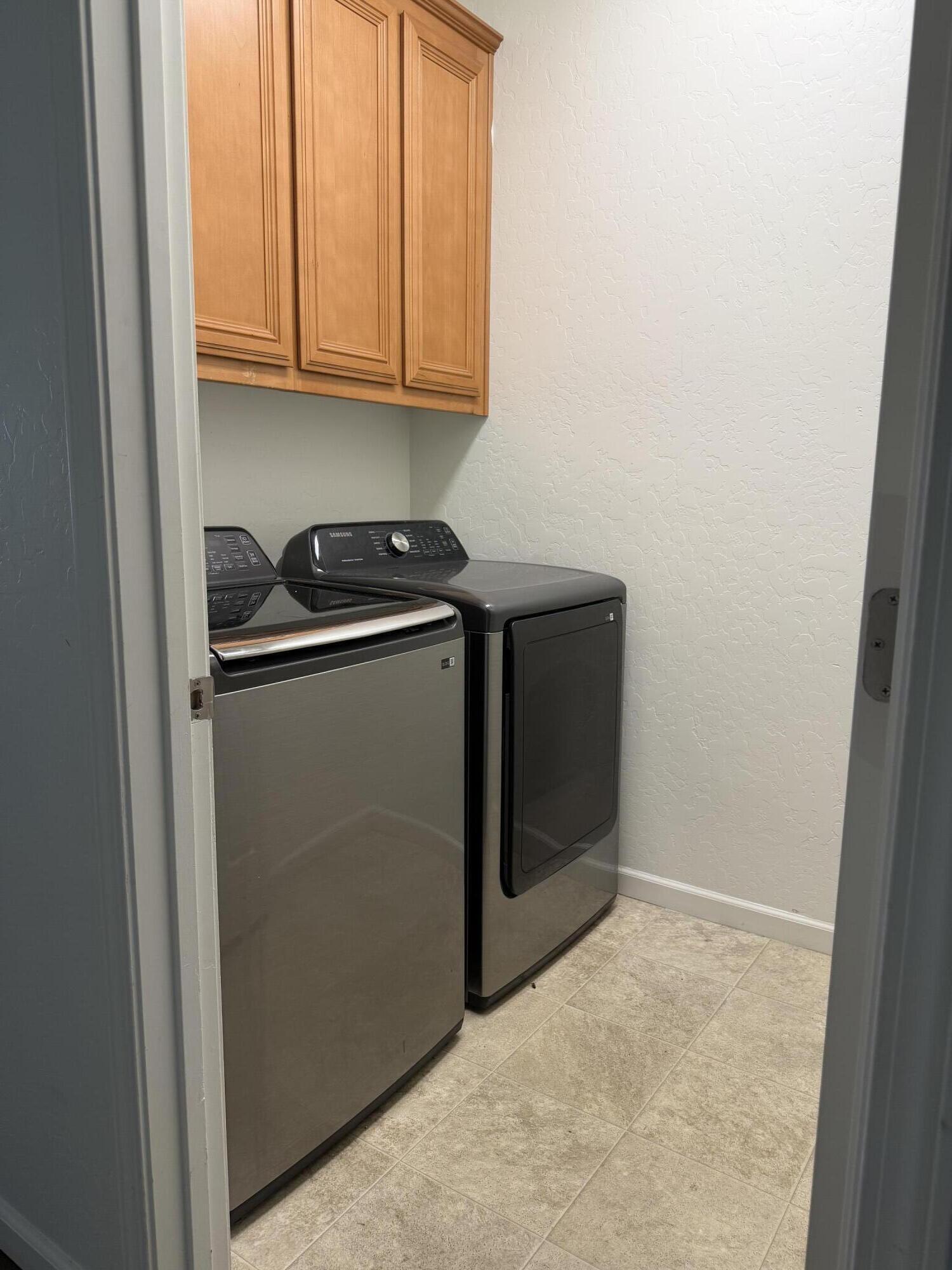 1439 N Mendonca St, Visalia, CA 93291