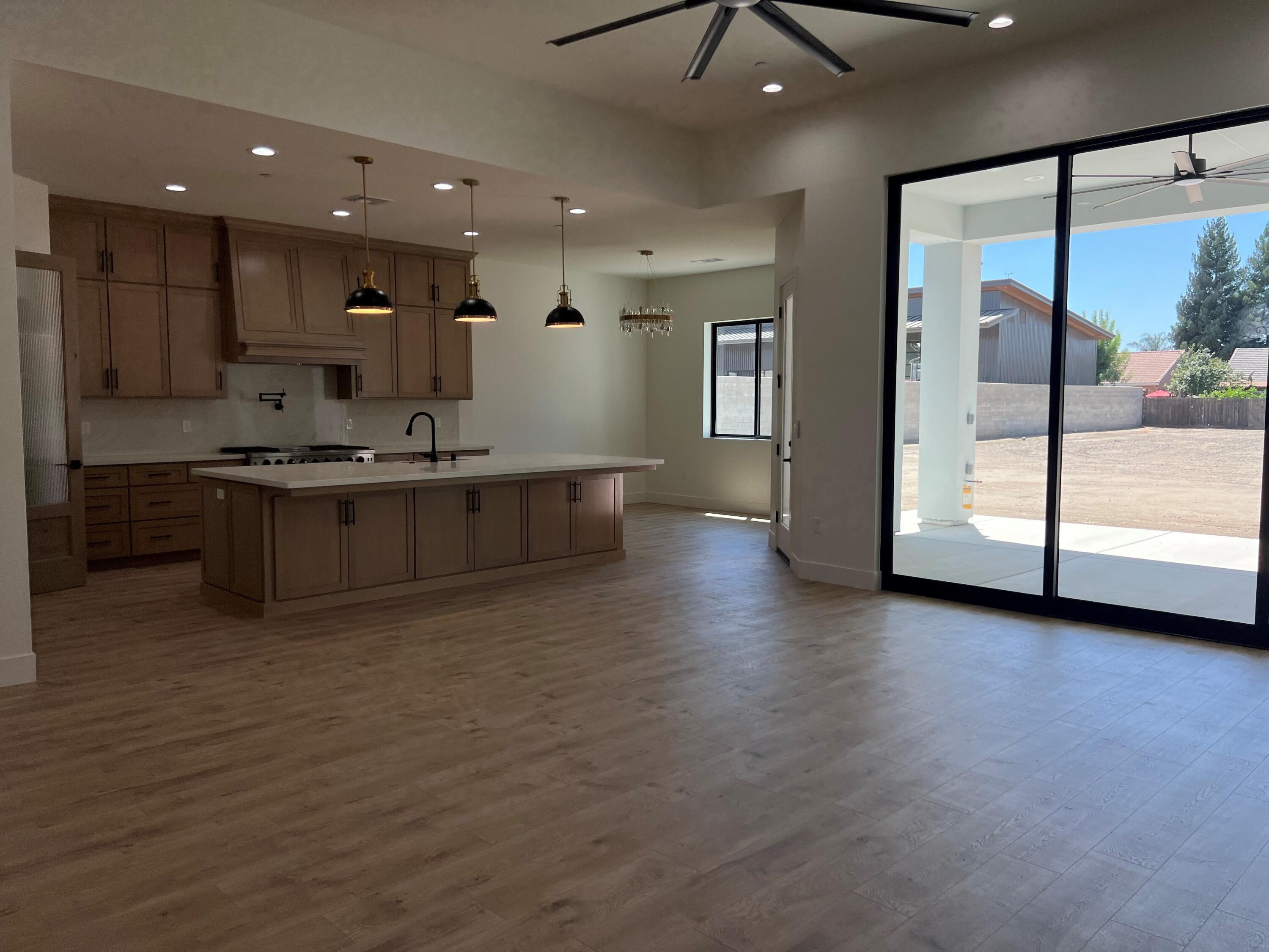 2219 Diamante Dr, Tulare, CA 93274