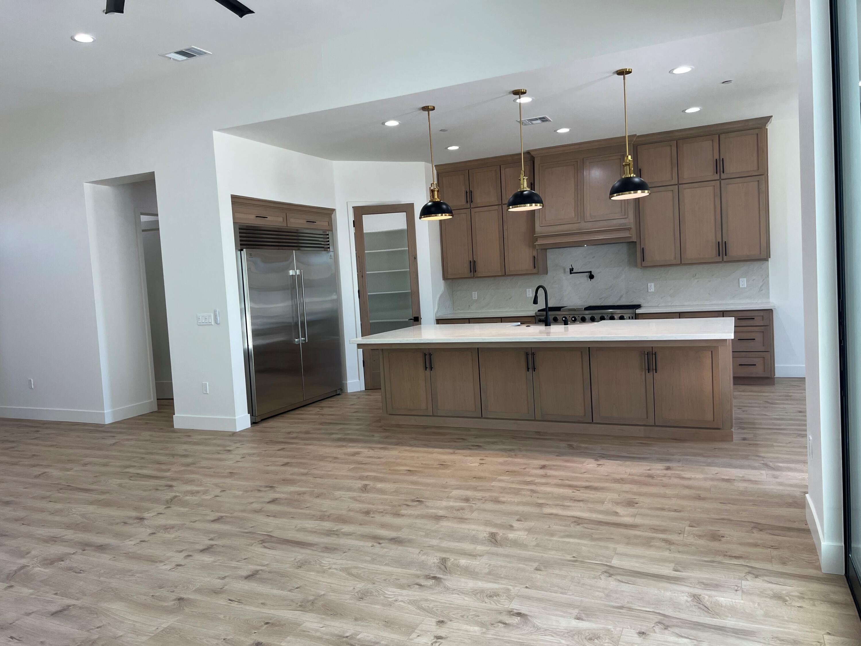 2219 Diamante Dr, Tulare, CA 93274