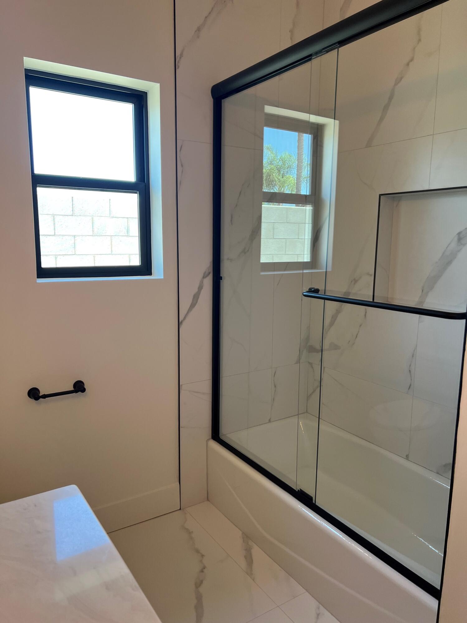 2219 Diamante Dr, Tulare, CA 93274
