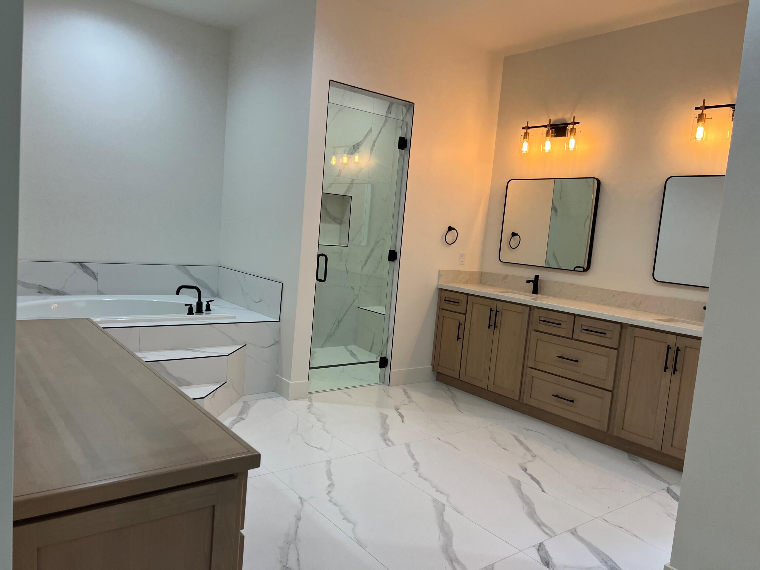 2219 Diamante Dr, Tulare, CA 93274