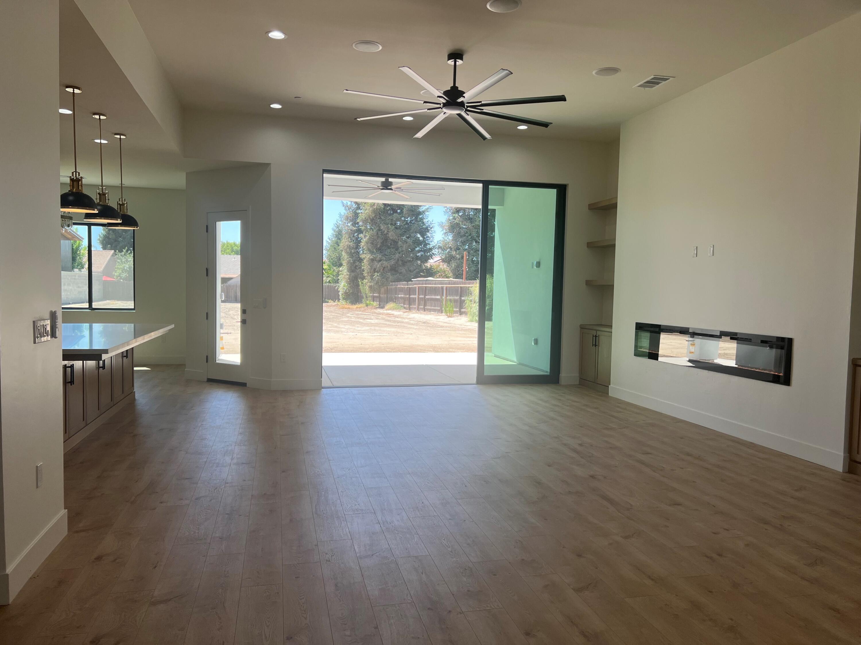 2219 Diamante Dr, Tulare, CA 93274