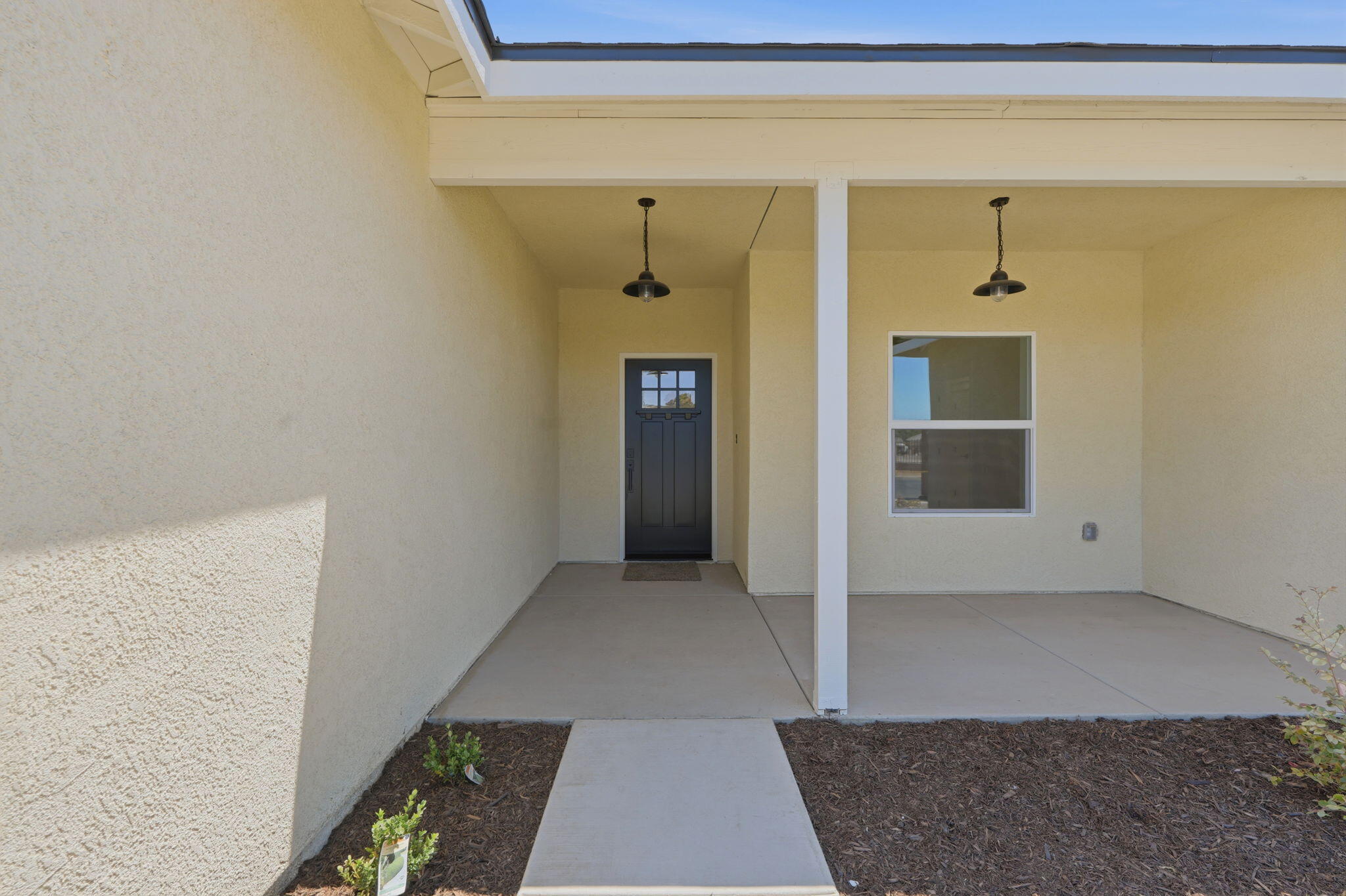 156 S Leggett St, Porterville, CA 93257