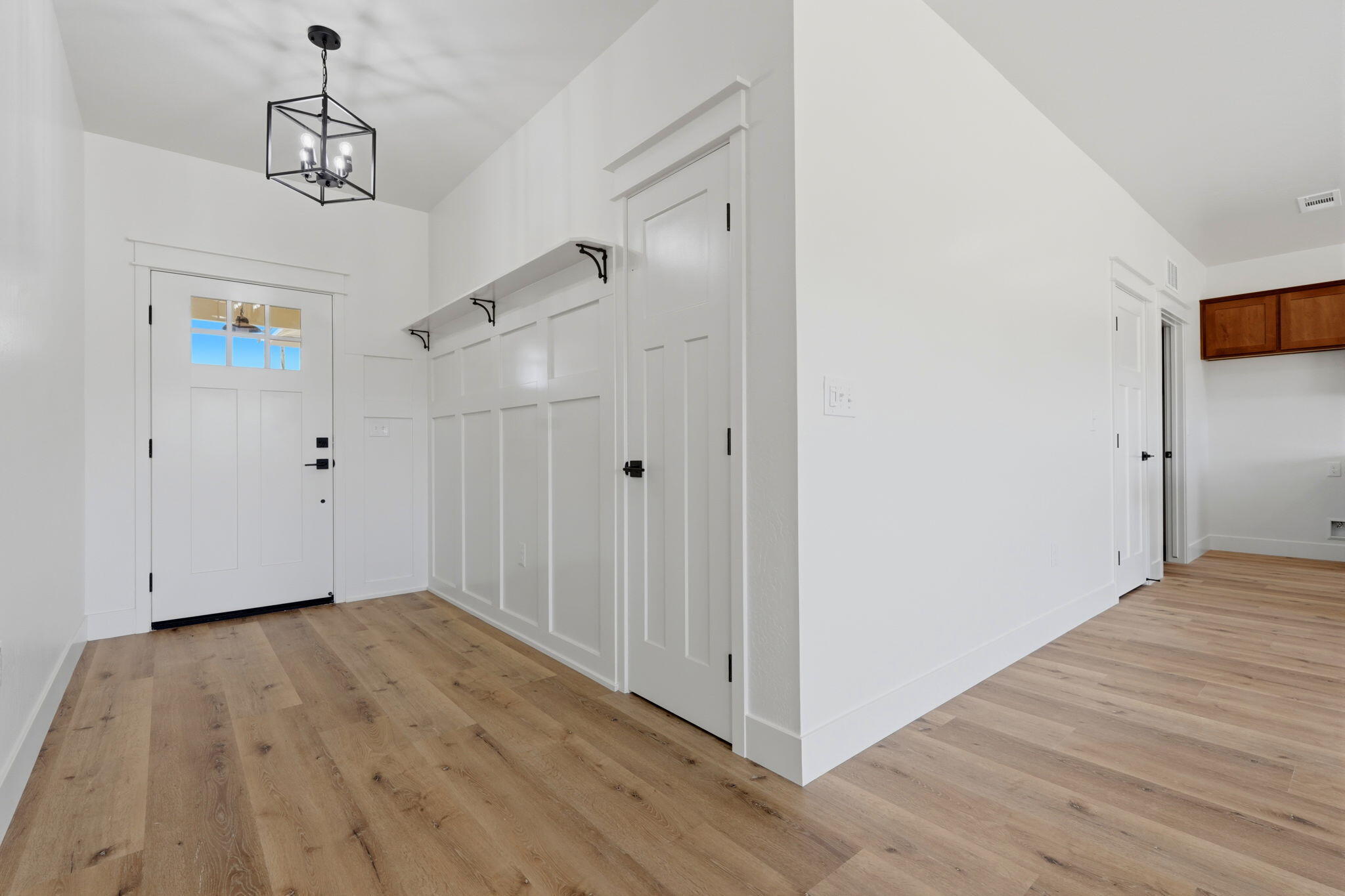 156 S Leggett St, Porterville, CA 93257