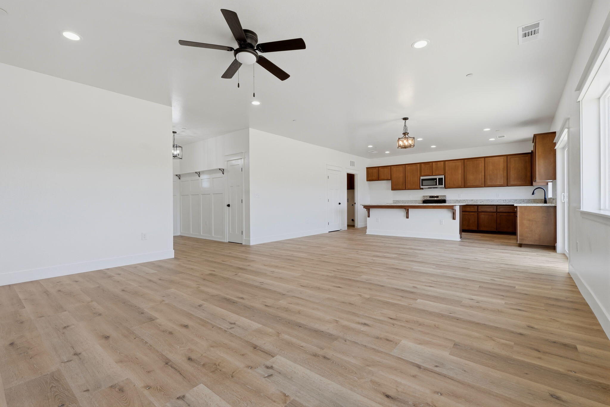 156 S Leggett St, Porterville, CA 93257