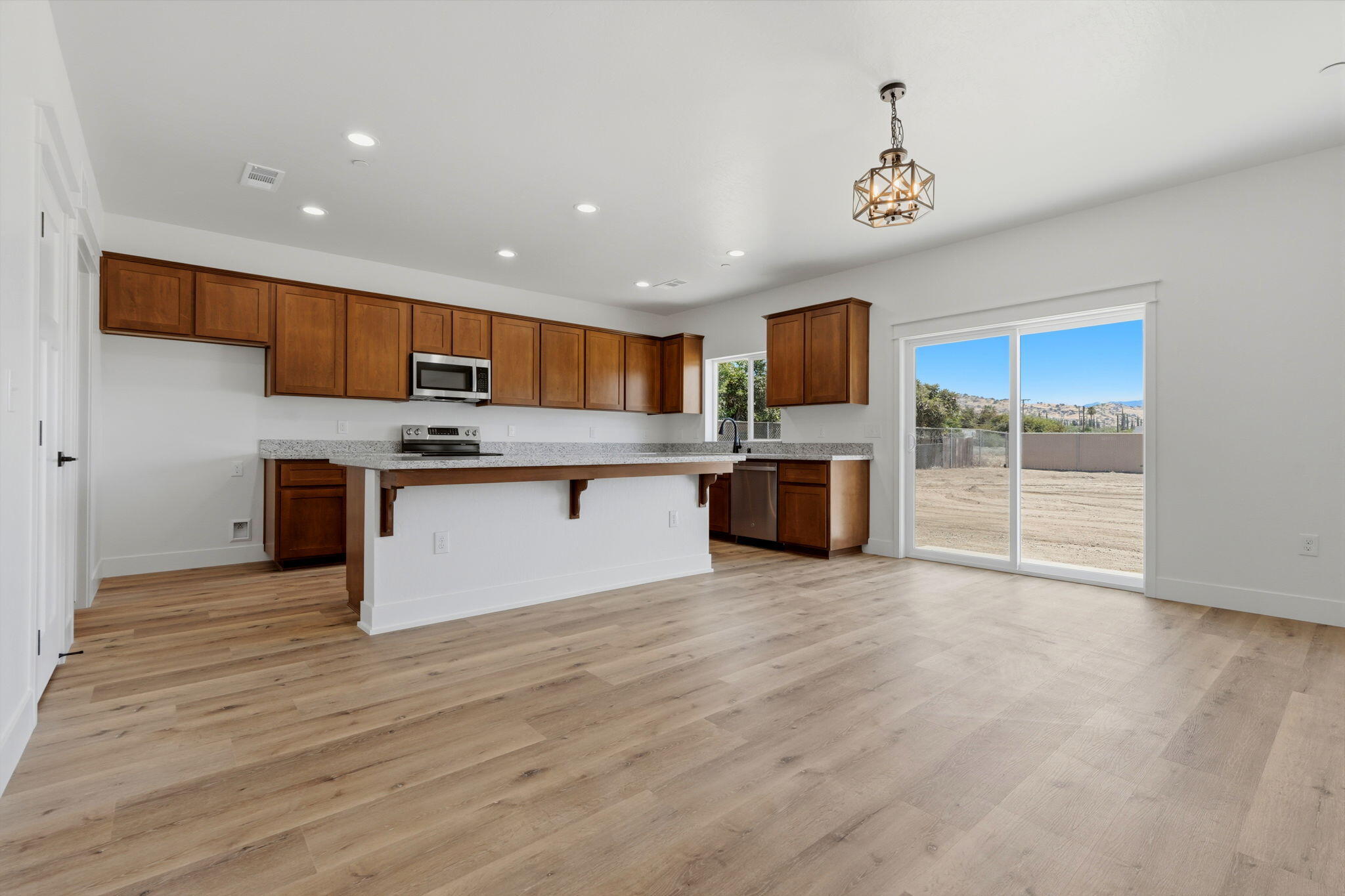 156 S Leggett St, Porterville, CA 93257
