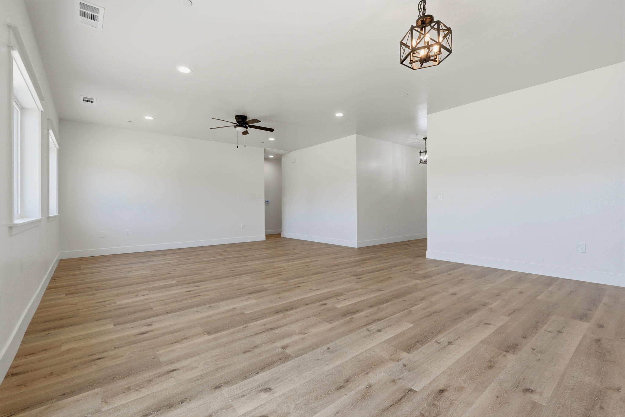 156 S Leggett St, Porterville, CA 93257