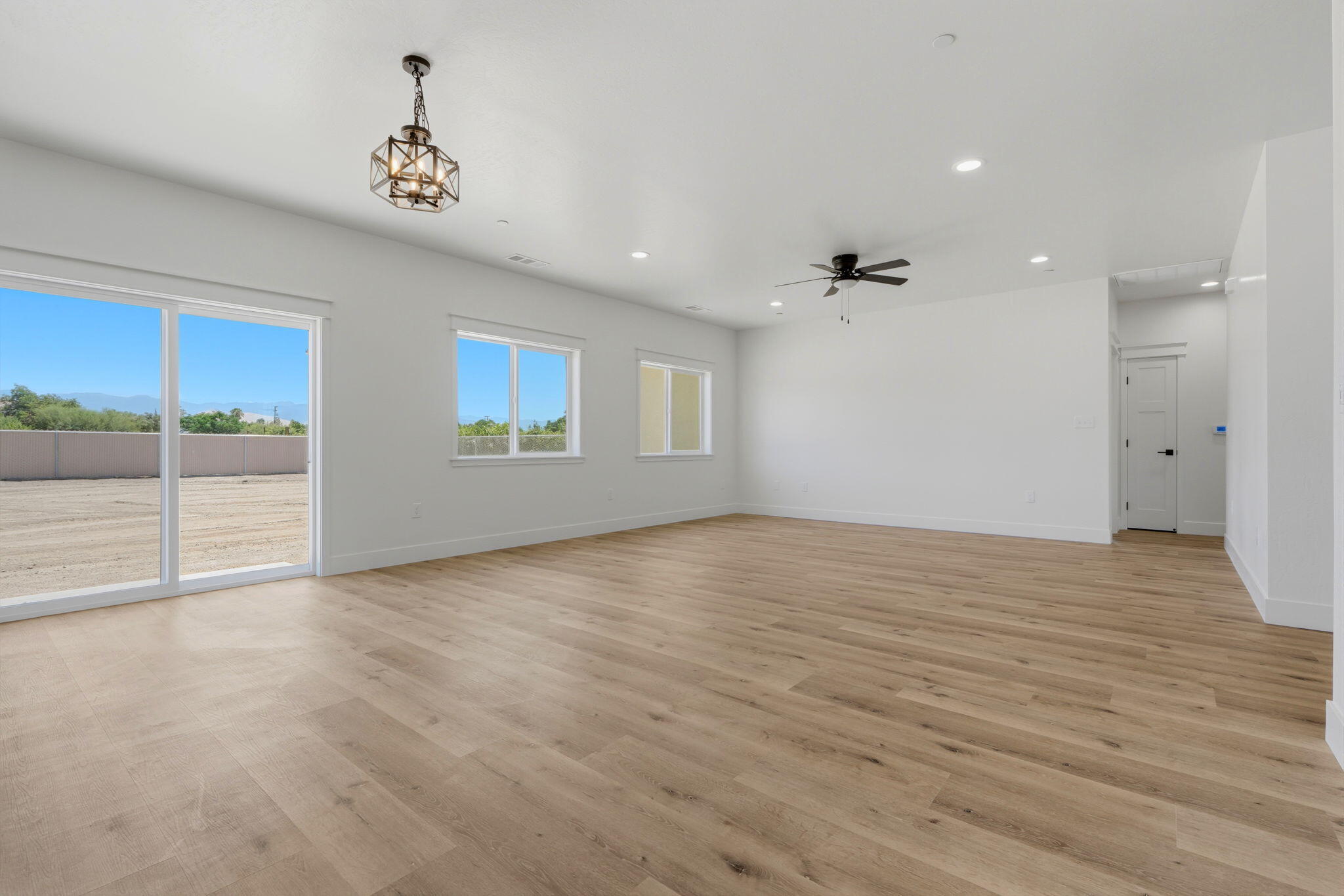 156 S Leggett St, Porterville, CA 93257