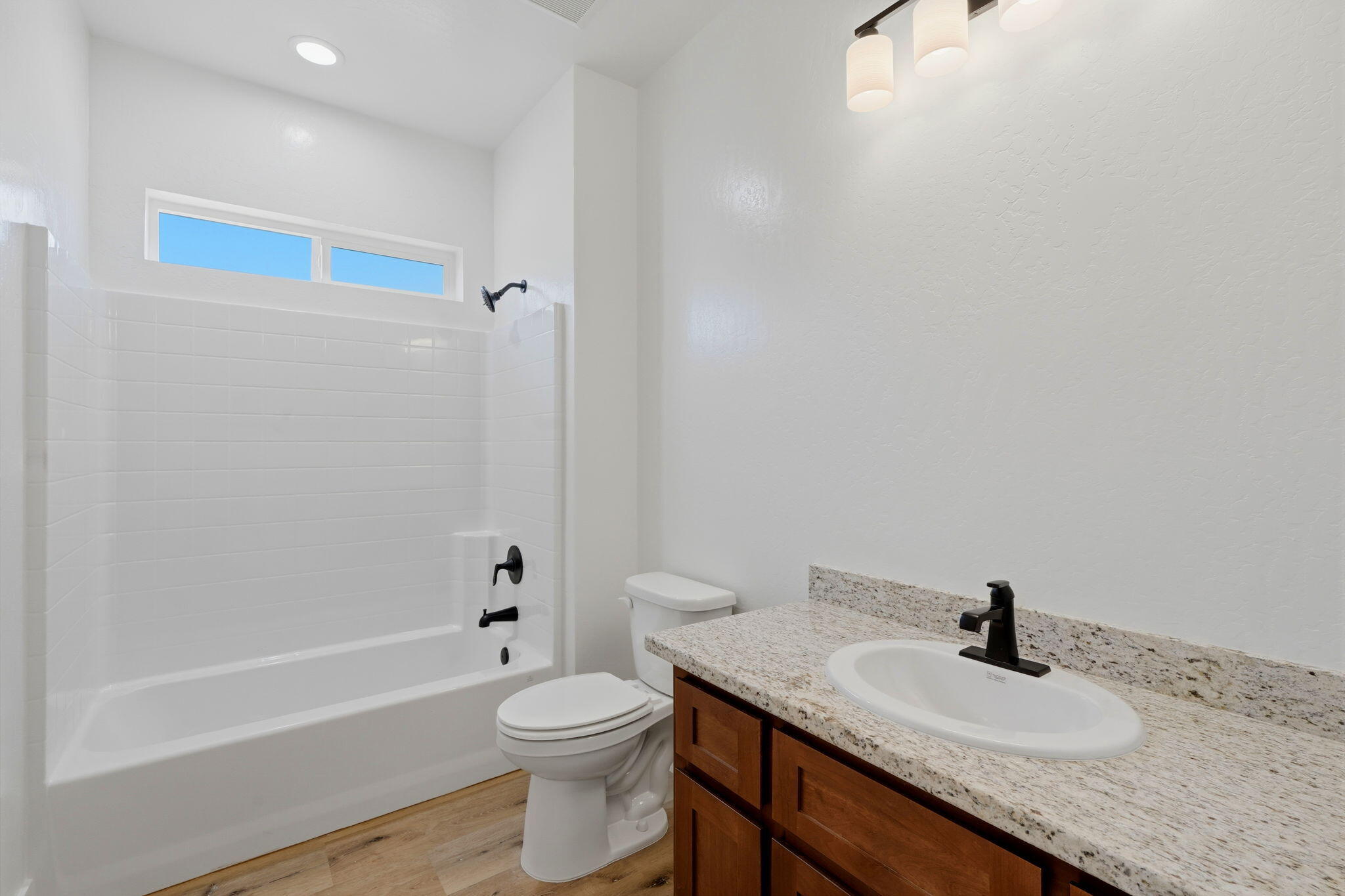 156 S Leggett St, Porterville, CA 93257