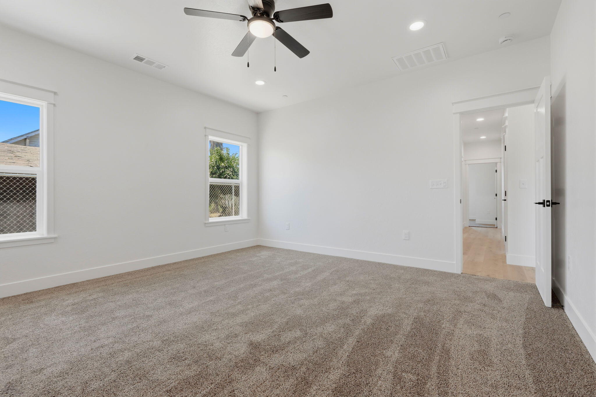 156 S Leggett St, Porterville, CA 93257