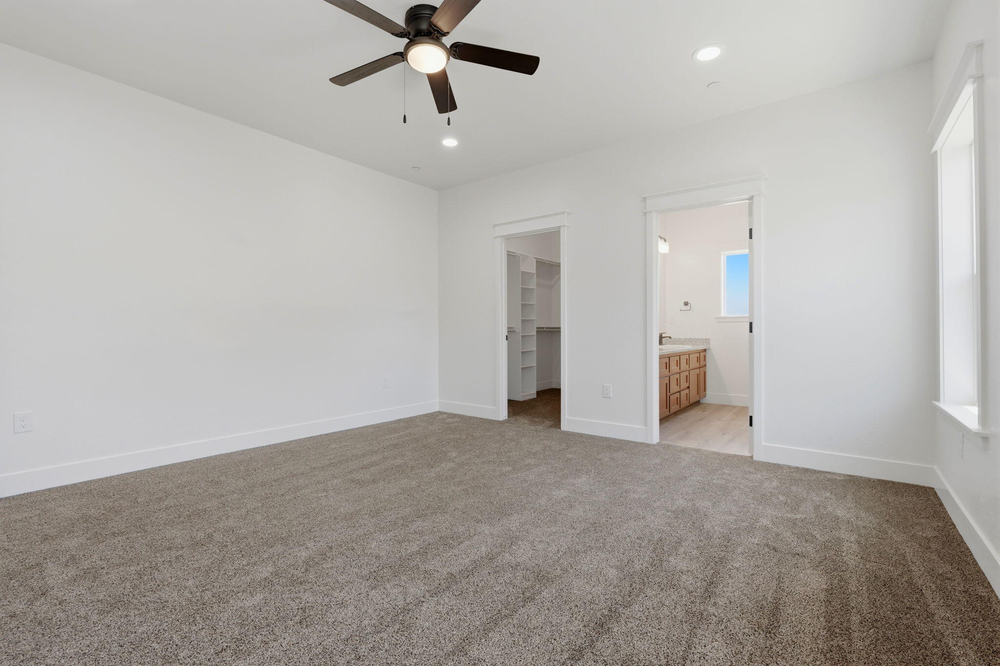 156 S Leggett St, Porterville, CA 93257