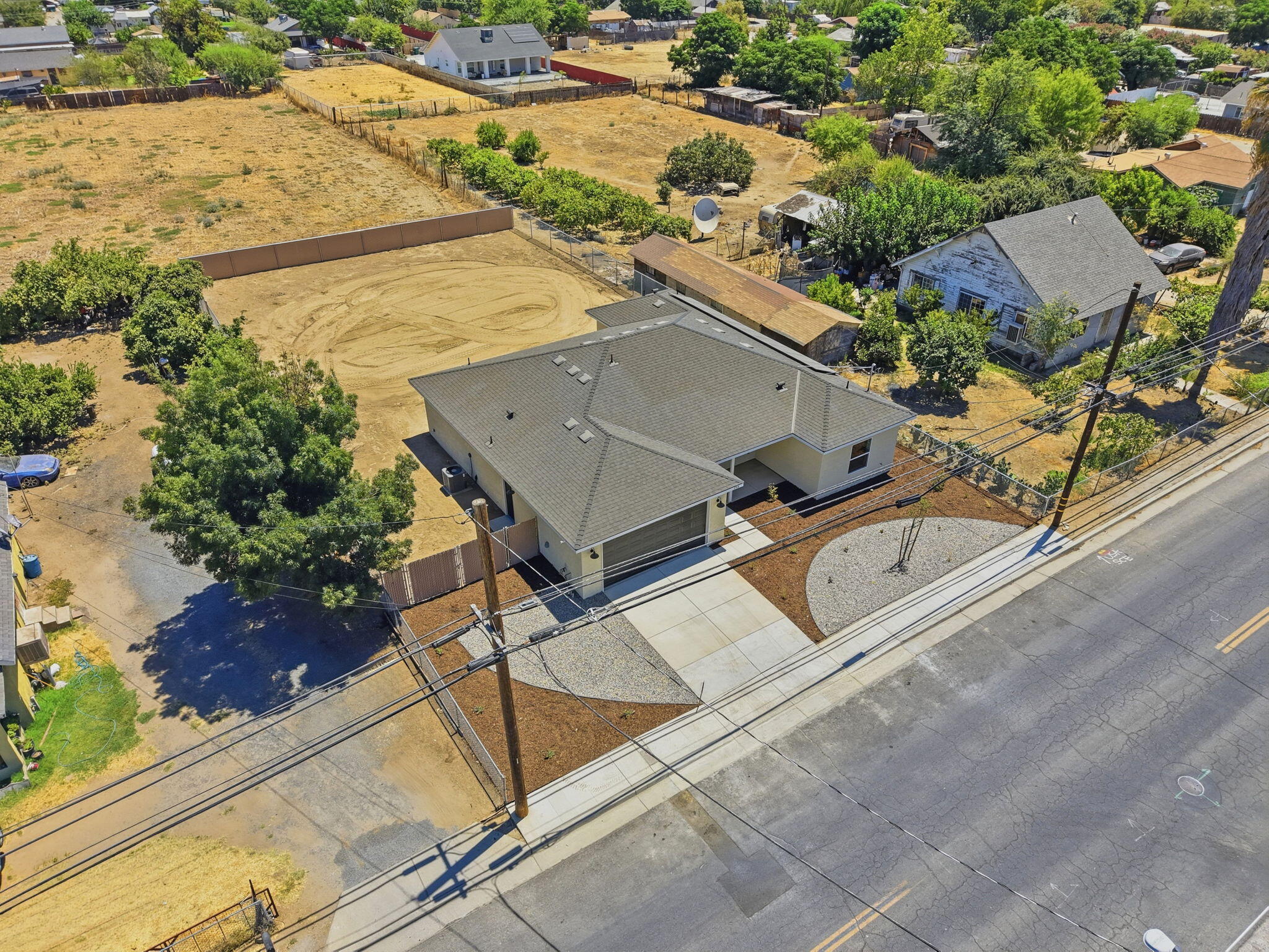156 S Leggett St, Porterville, CA 93257