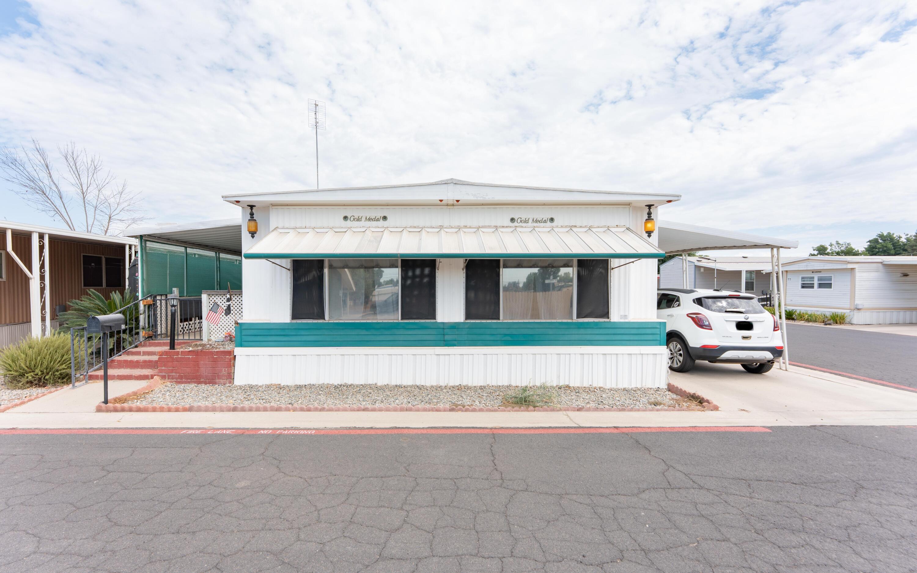 560 W Pleasant Ave, Tulare, CA 93274