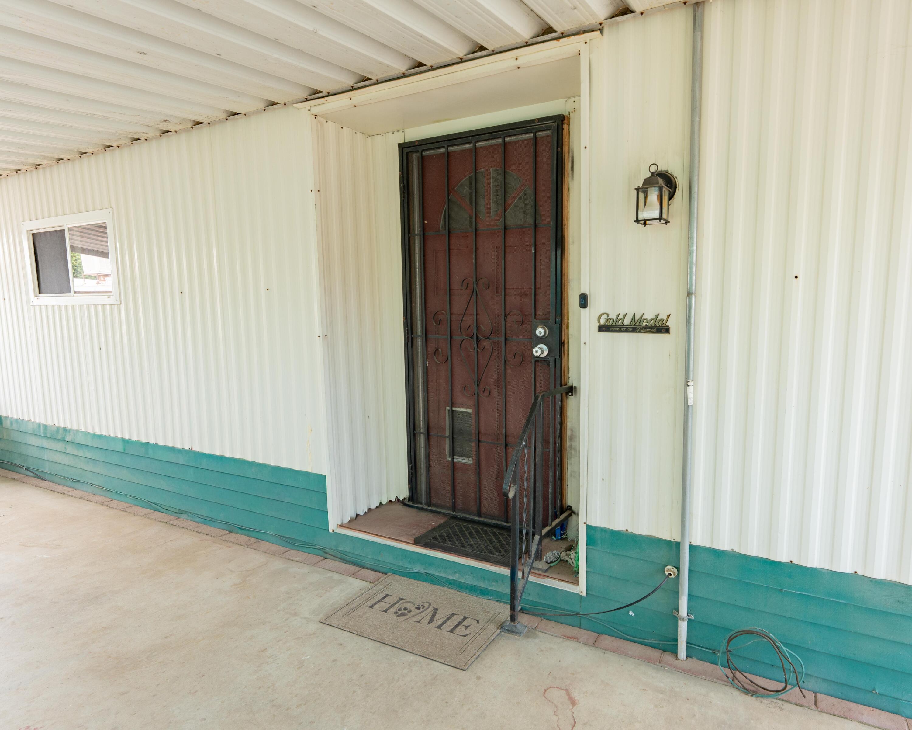 560 W Pleasant Ave, Tulare, CA 93274