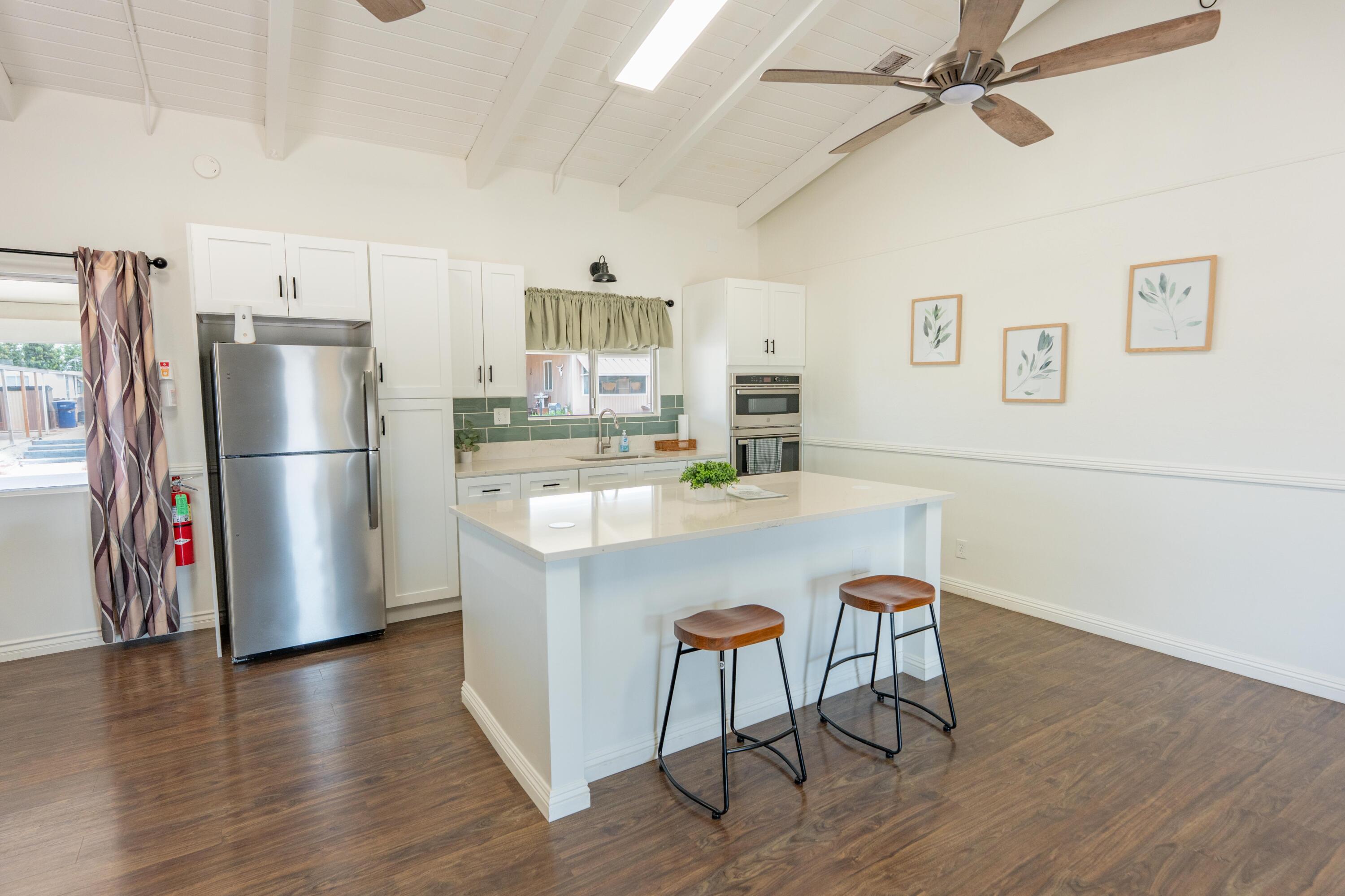 560 W Pleasant Ave, Tulare, CA 93274