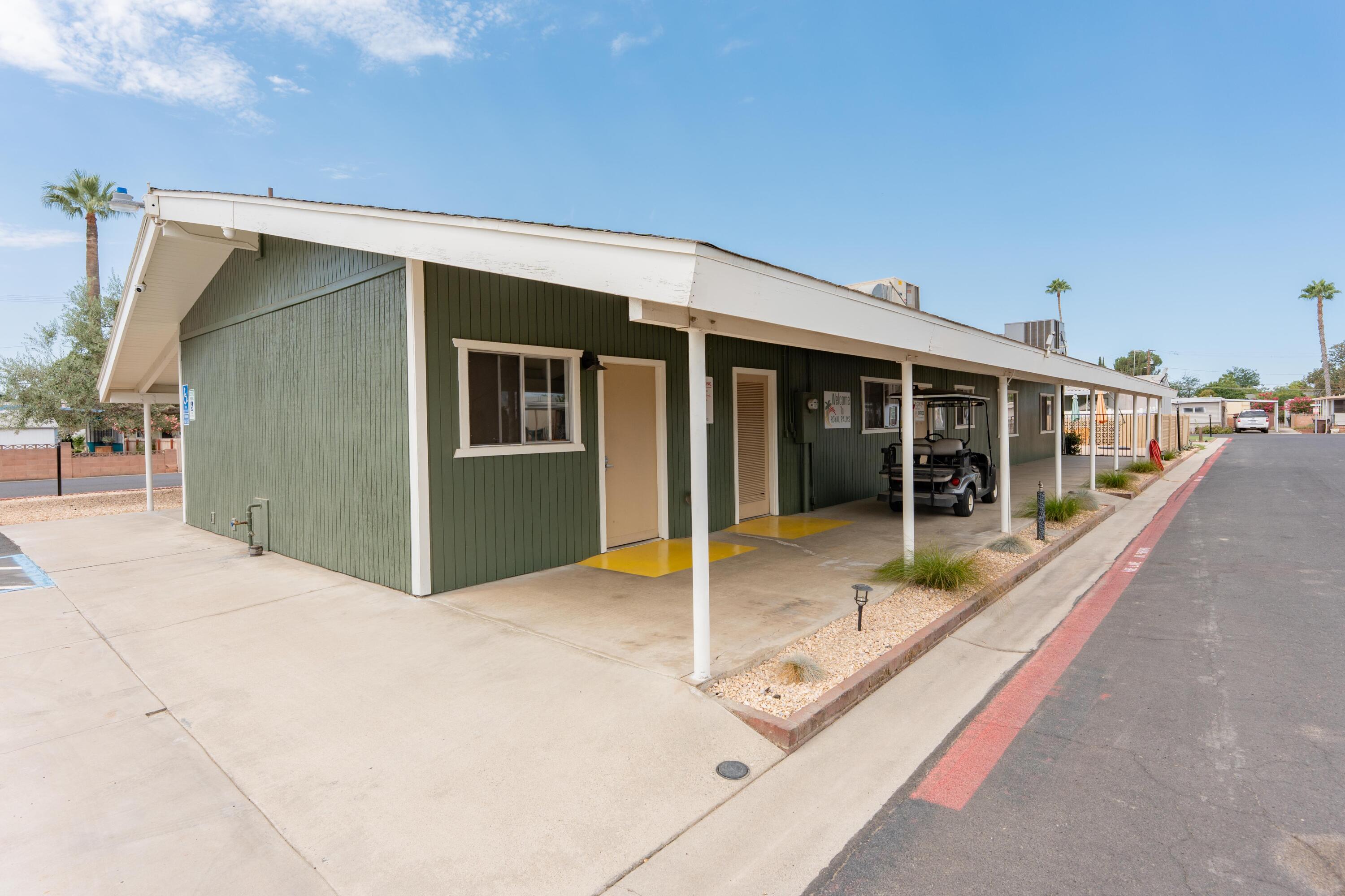 560 W Pleasant Ave, Tulare, CA 93274