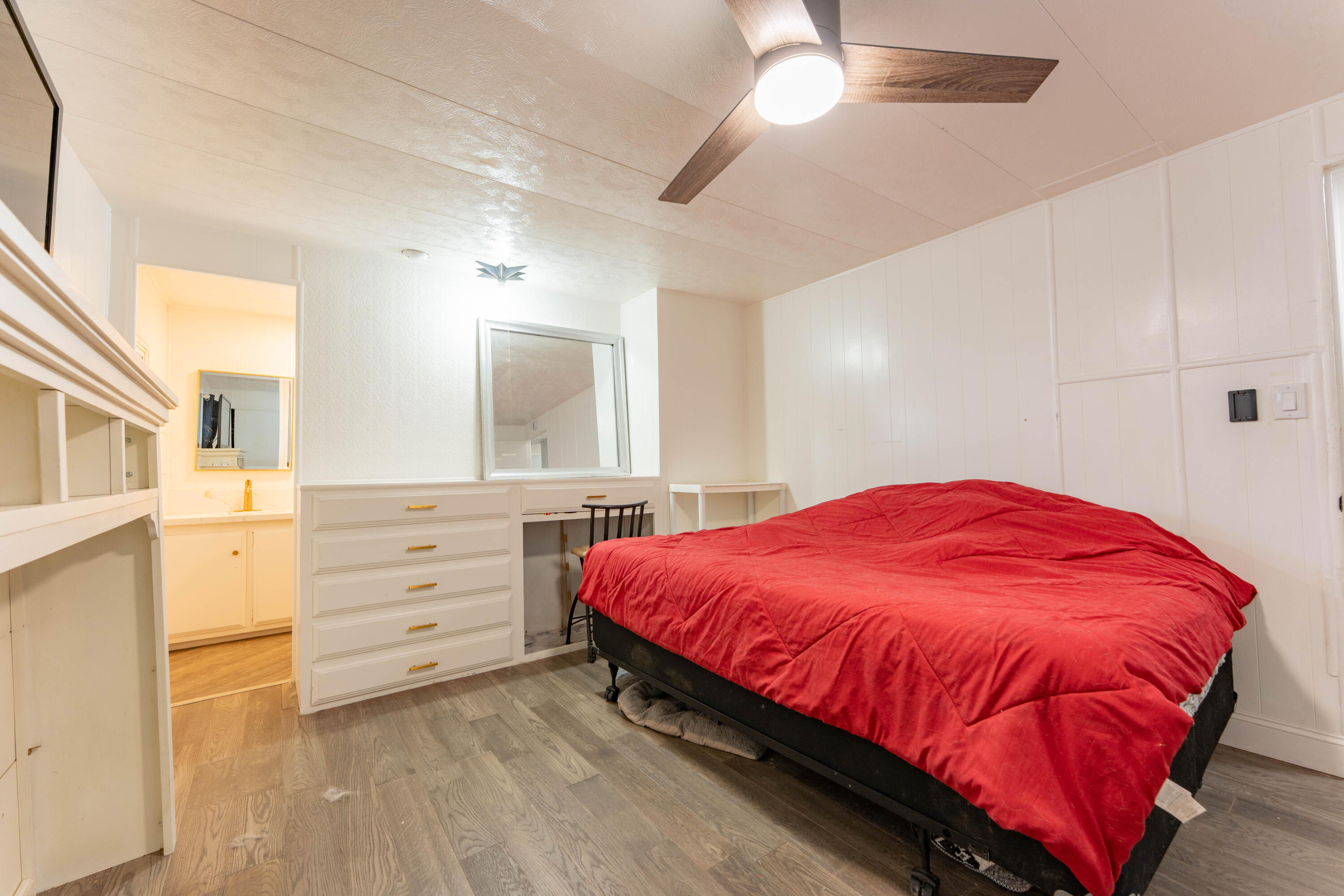 560 W Pleasant Ave #43, Tulare, CA 93274