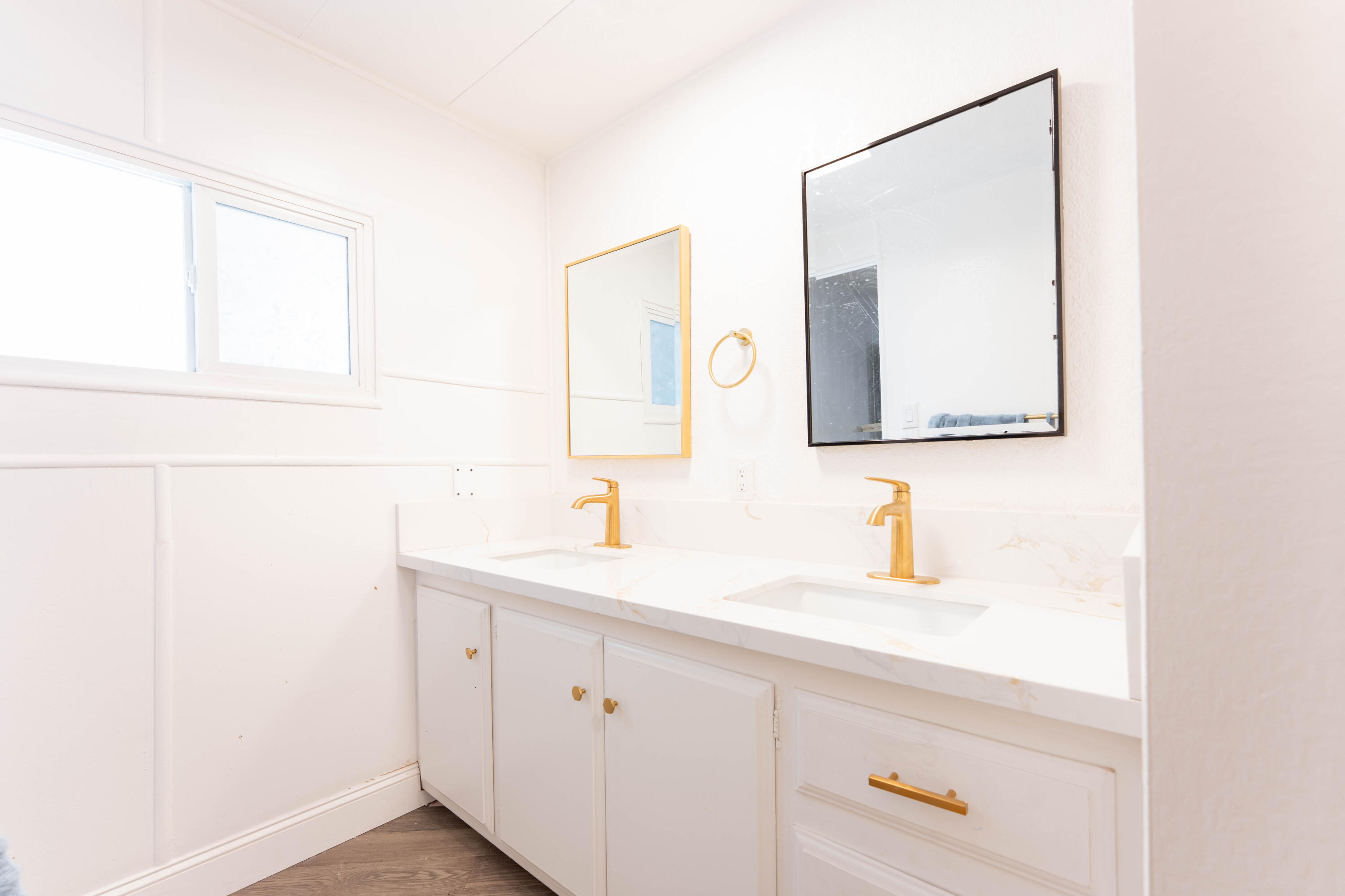 560 W Pleasant Ave #43, Tulare, CA 93274