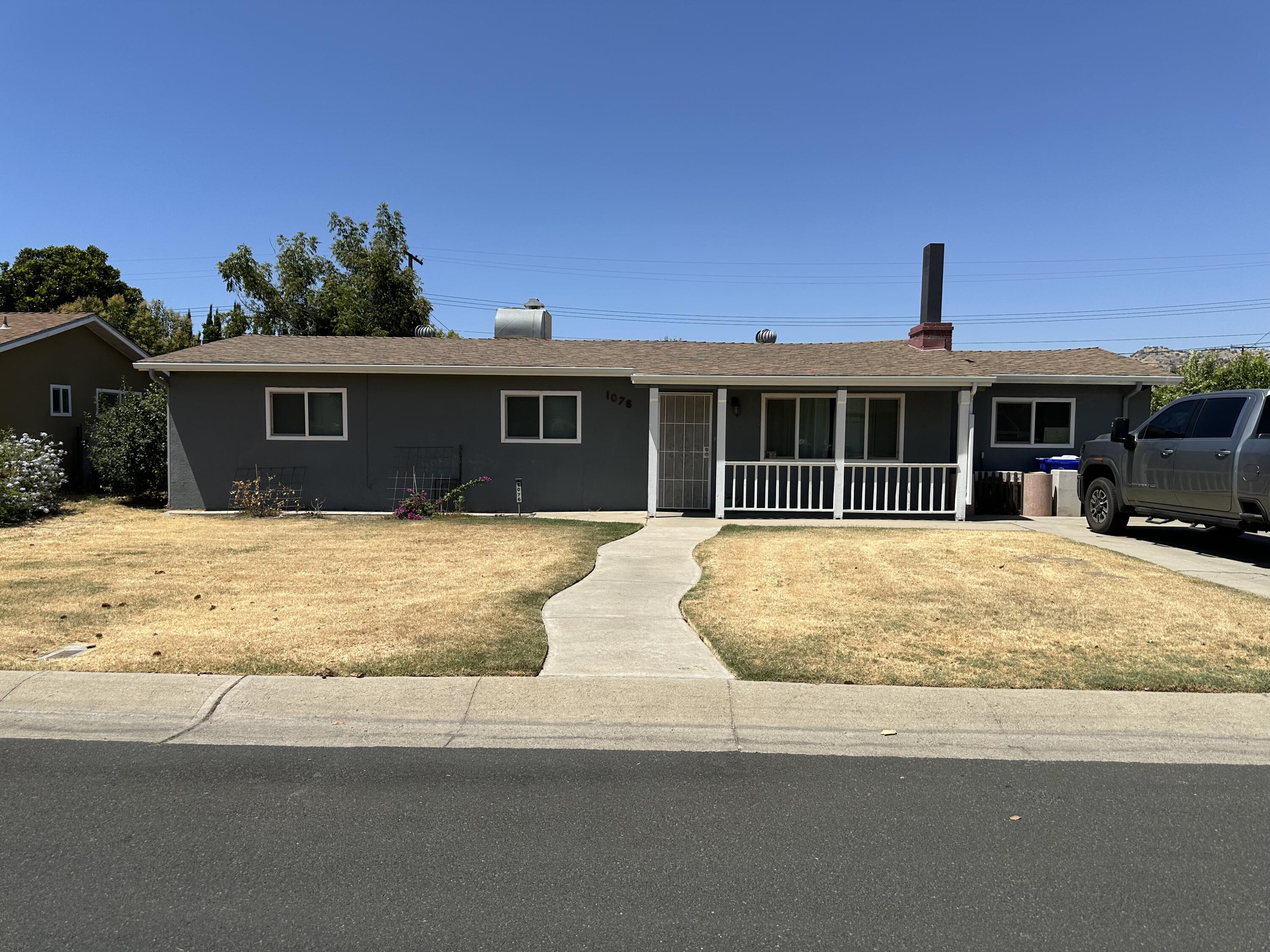1076 E Mountain View Ave, Porterville, CA 93257