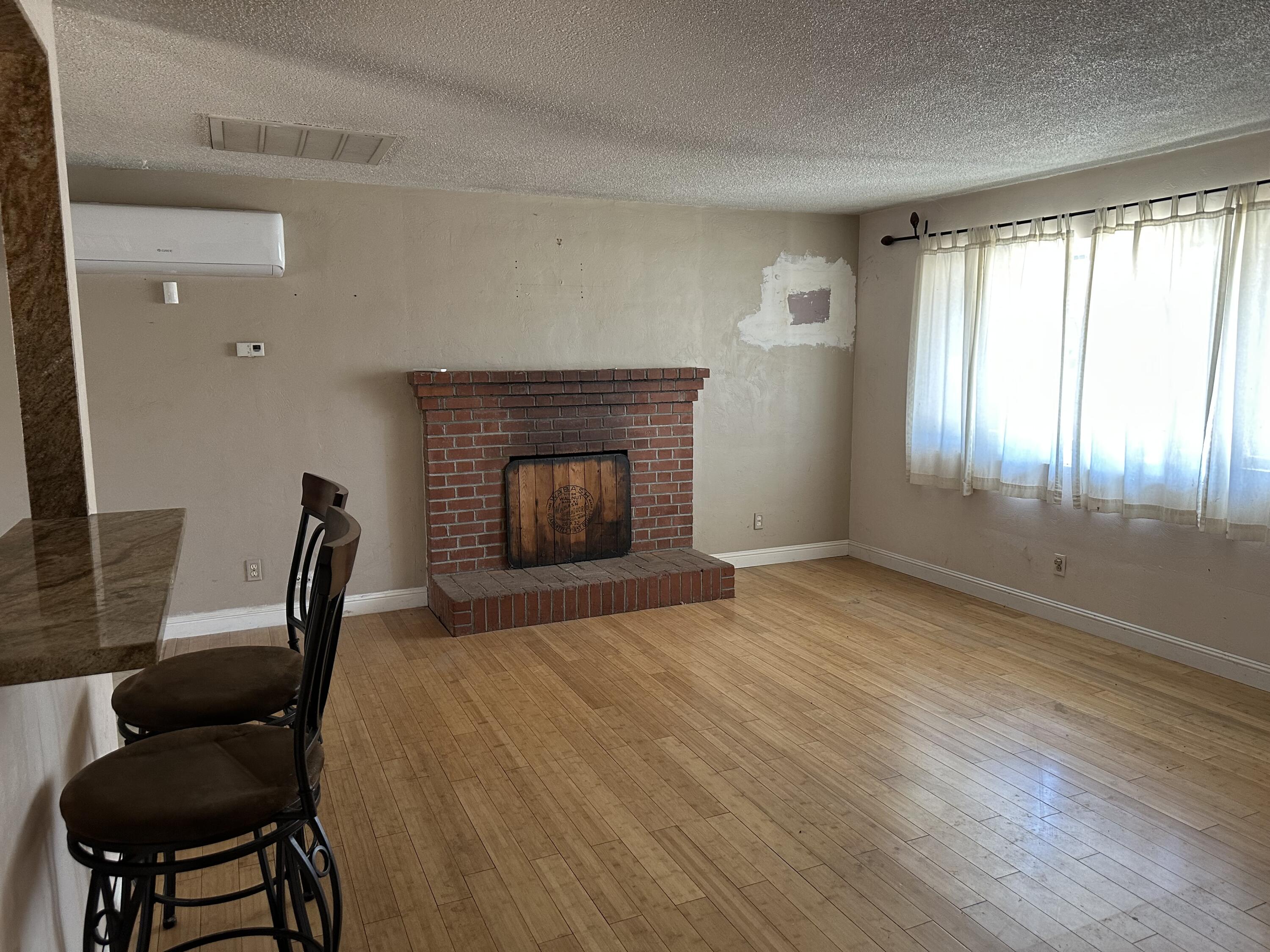 1076 E Mountain View Ave, Porterville, CA 93257