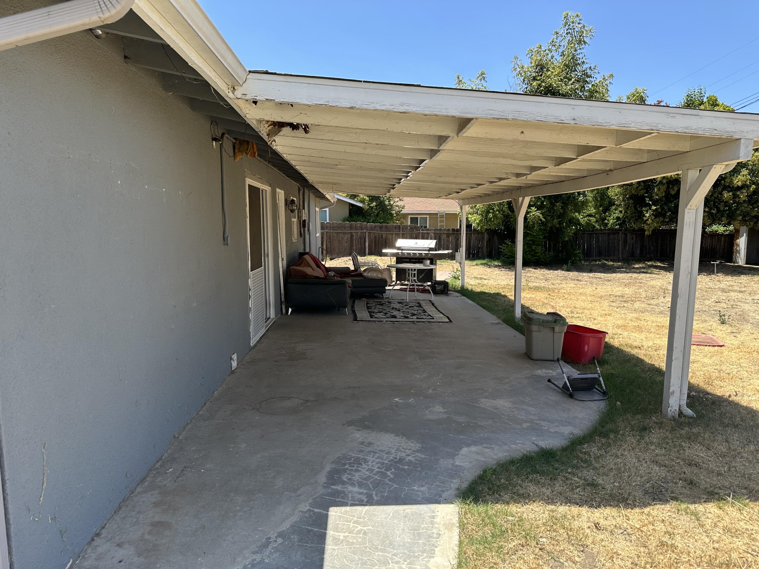 1076 E Mountain View Ave, Porterville, CA 93257