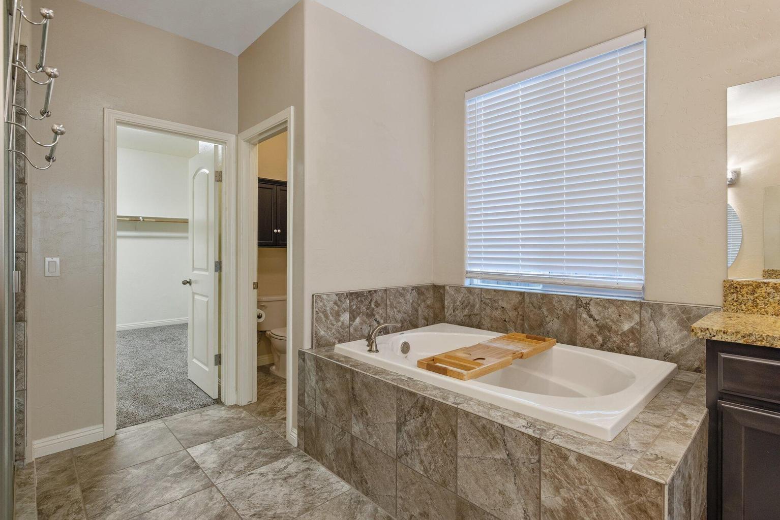 6545 W Wren Ave, Visalia, CA 93291