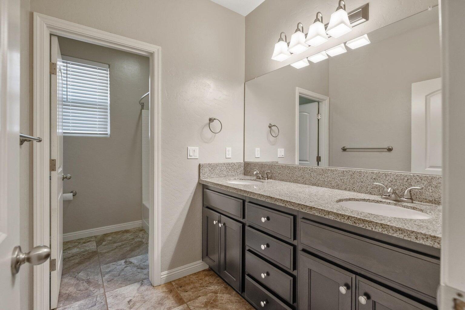 6545 W Wren Ave, Visalia, CA 93291