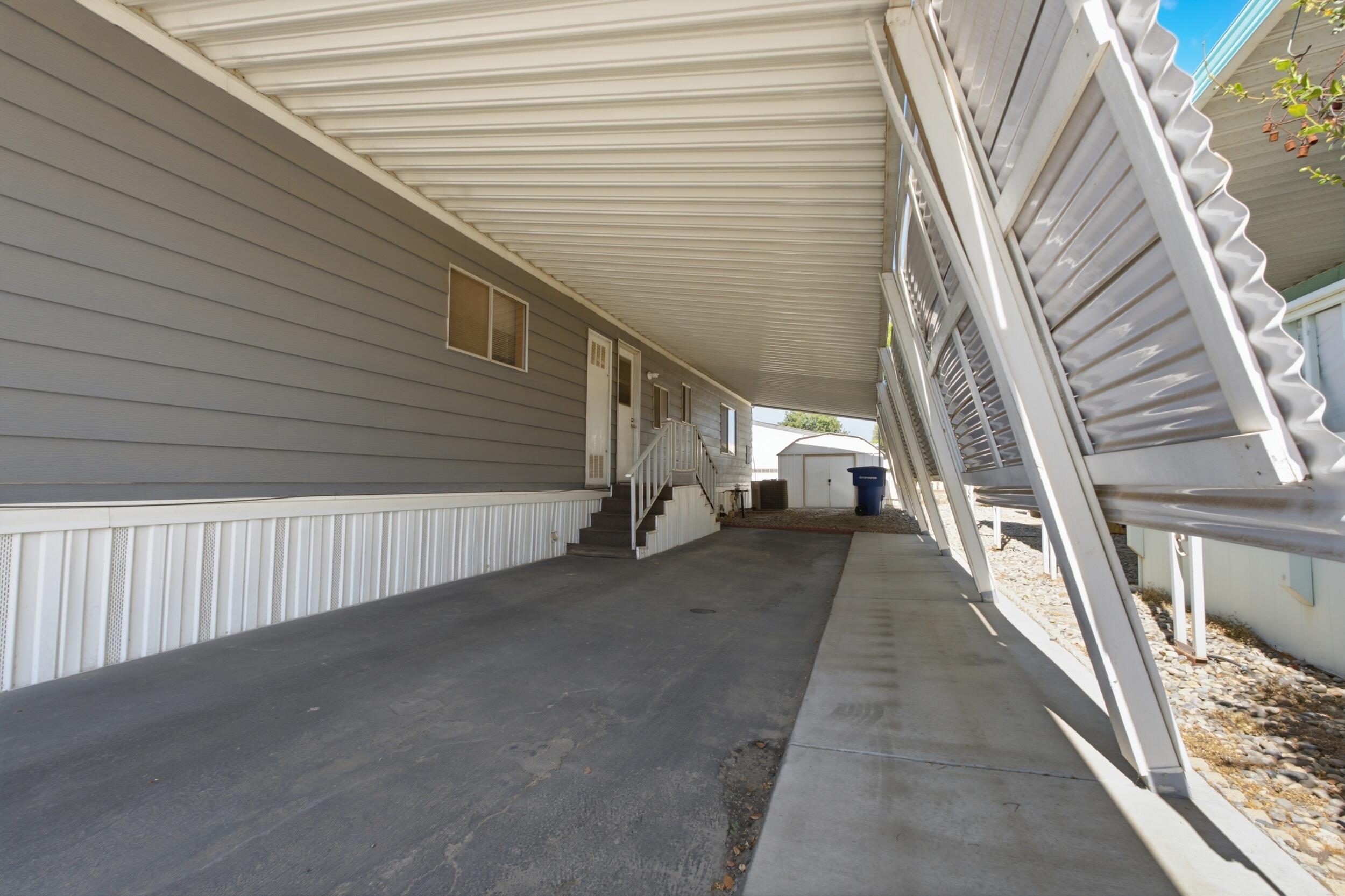 860 E Grangeville Blvd #158, Hanford, CA 93230