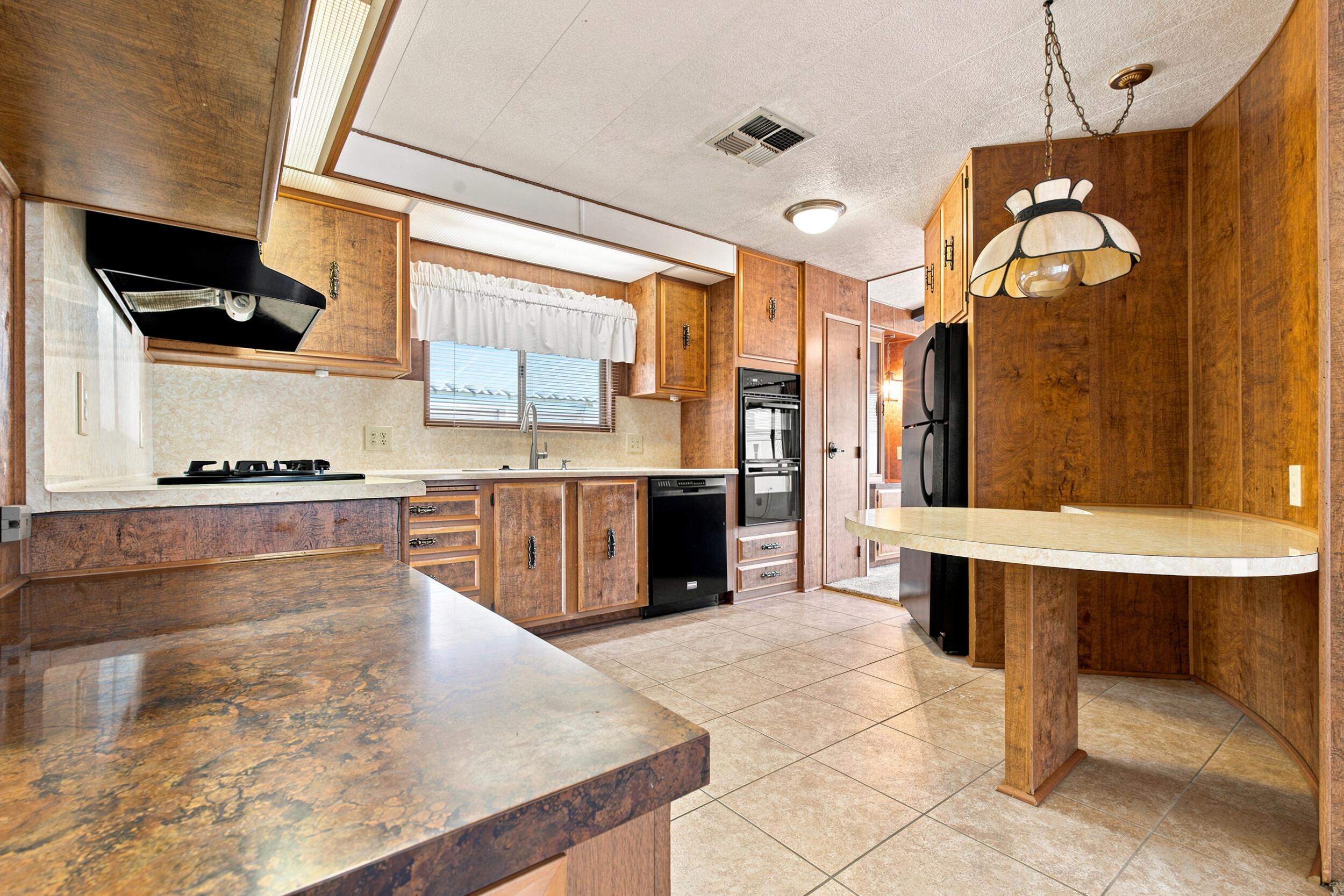 860 E Grangeville Blvd #158, Hanford, CA 93230