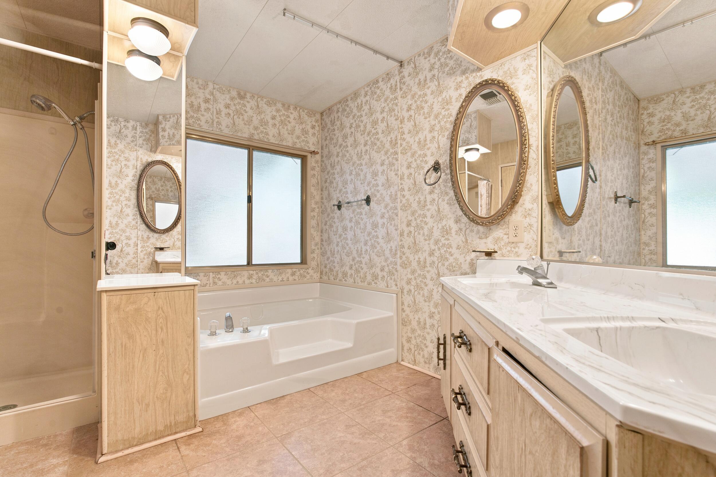 860 E Grangeville Blvd #158, Hanford, CA 93230