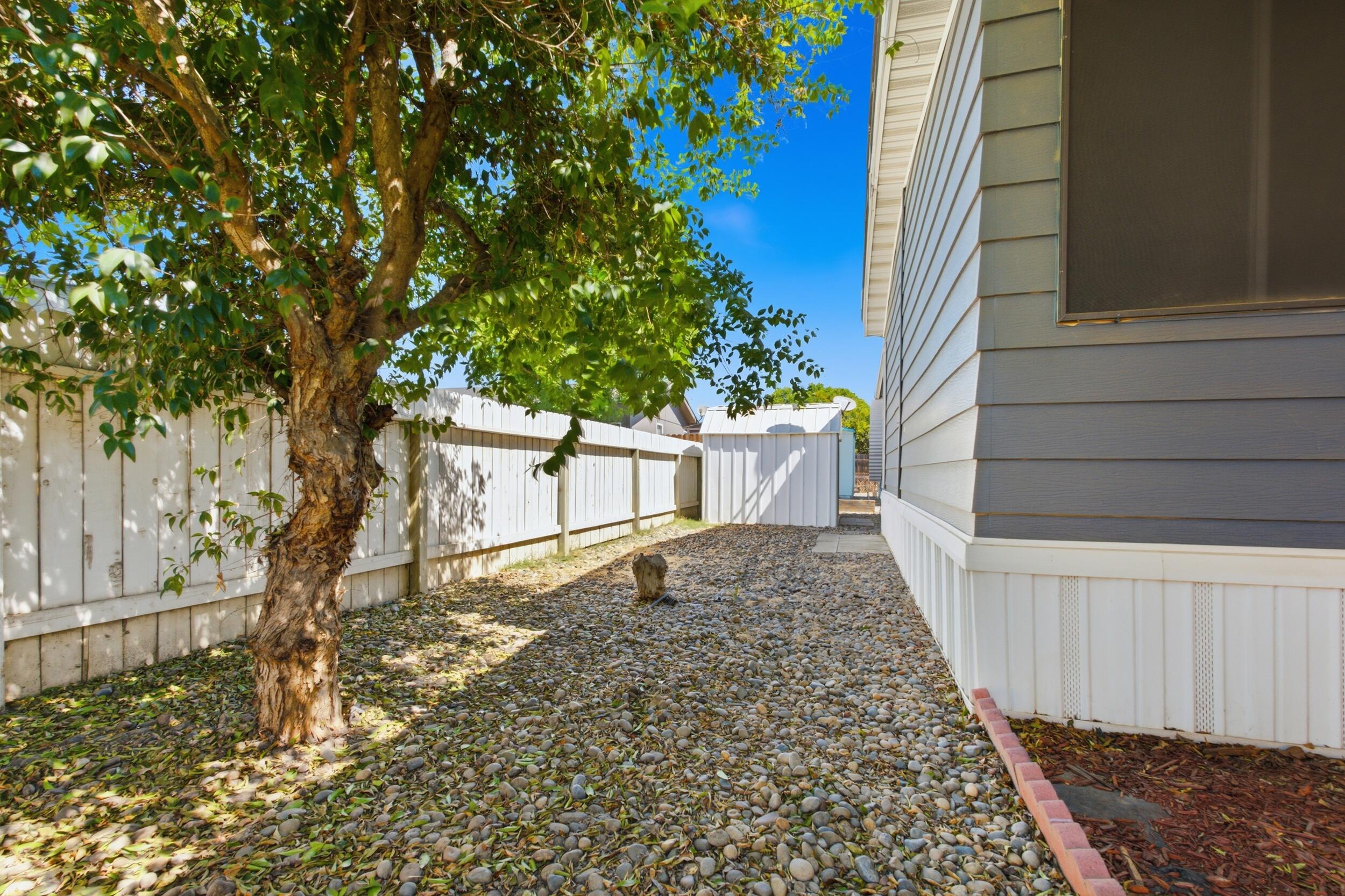 860 E Grangeville Blvd #158, Hanford, CA 93230