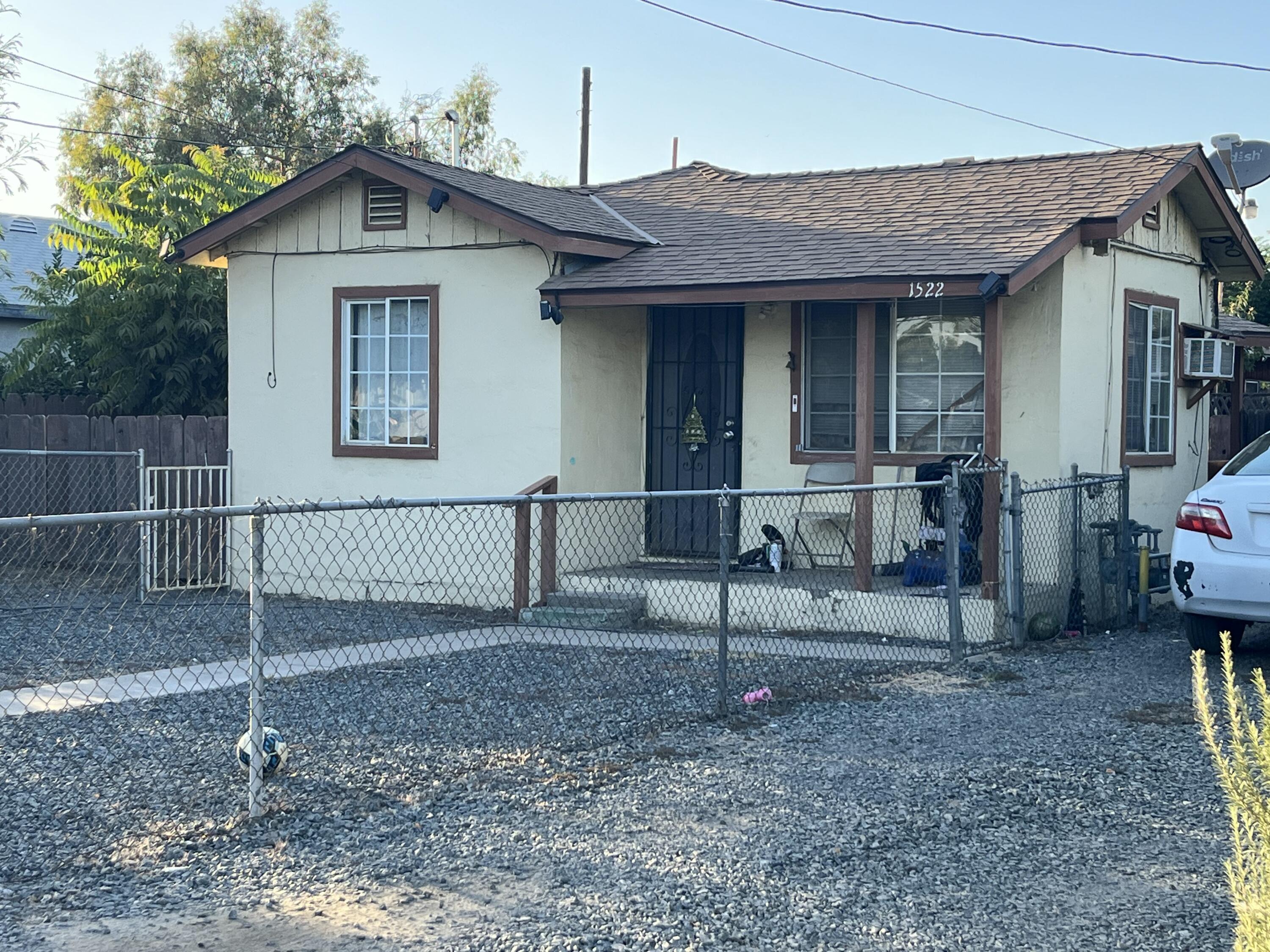 1522 E Springville Ave, Porterville, CA 93257