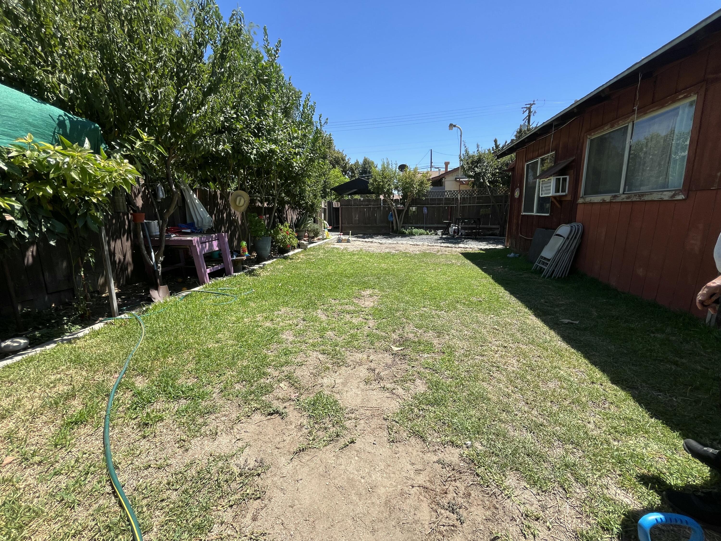 1522 E Springville Ave, Porterville, CA 93257