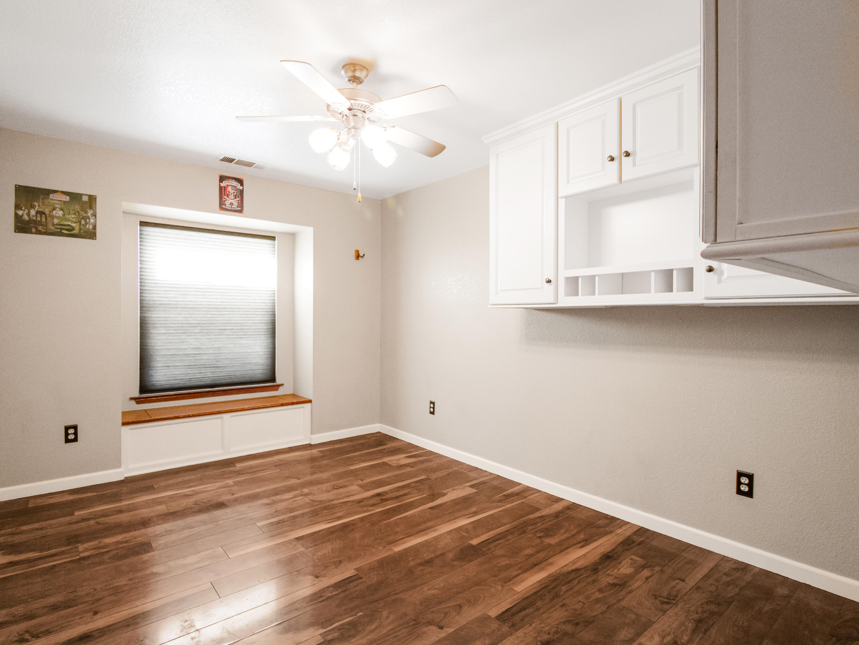 1316 E Paradise Ct, Visalia, CA 93292