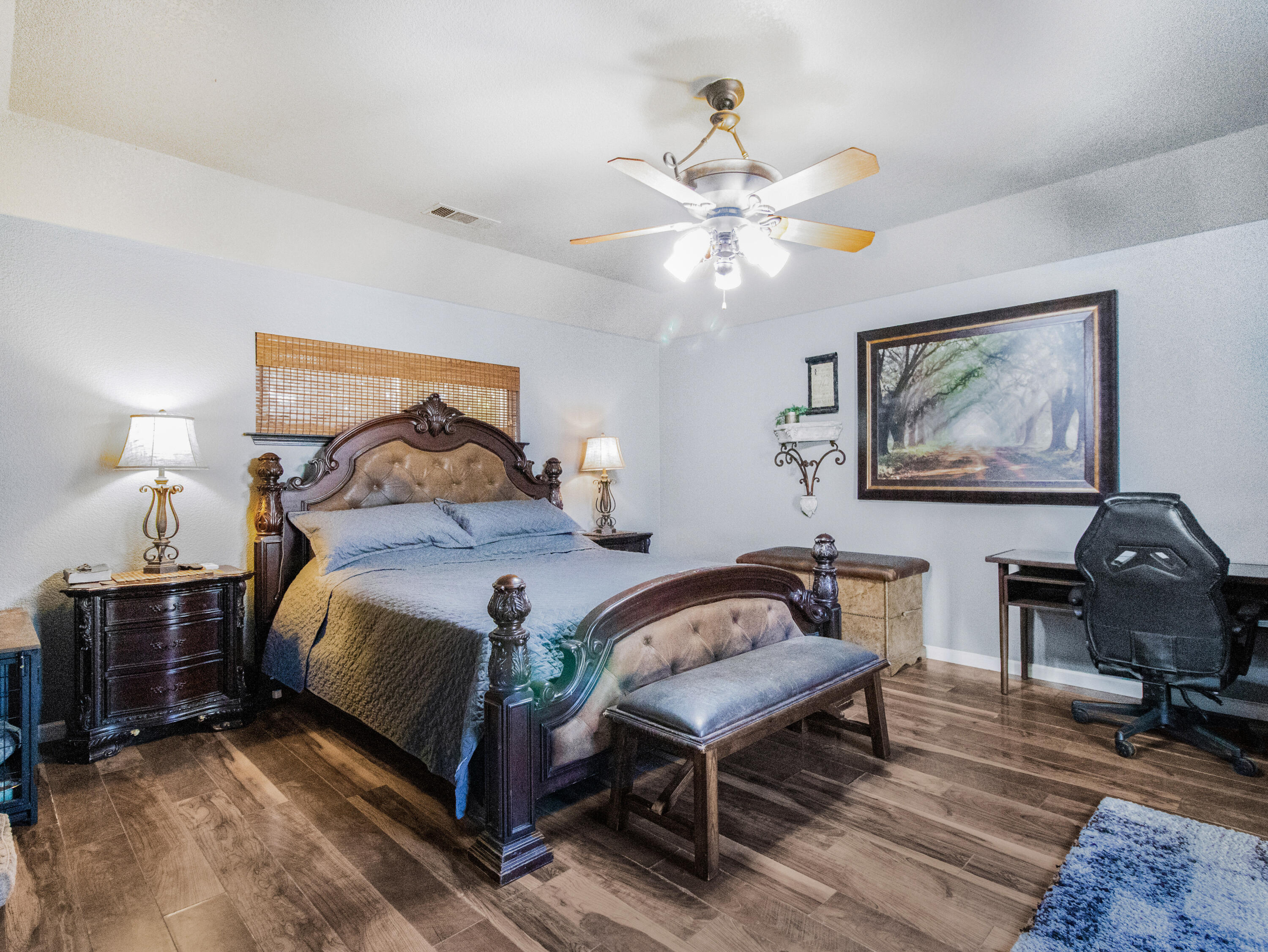 1316 E Paradise Ct, Visalia, CA 93292