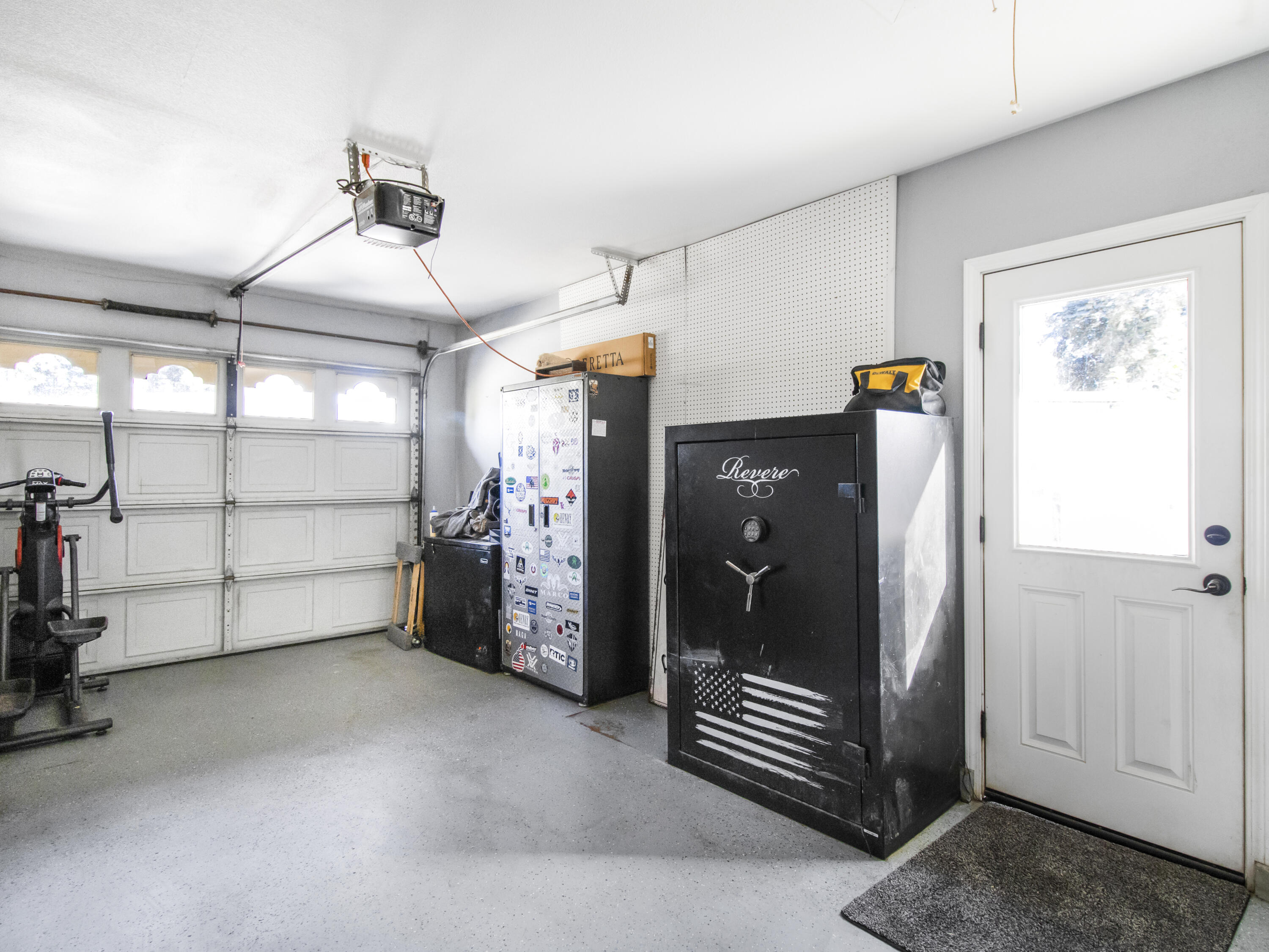 1316 E Paradise Ct, Visalia, CA 93292
