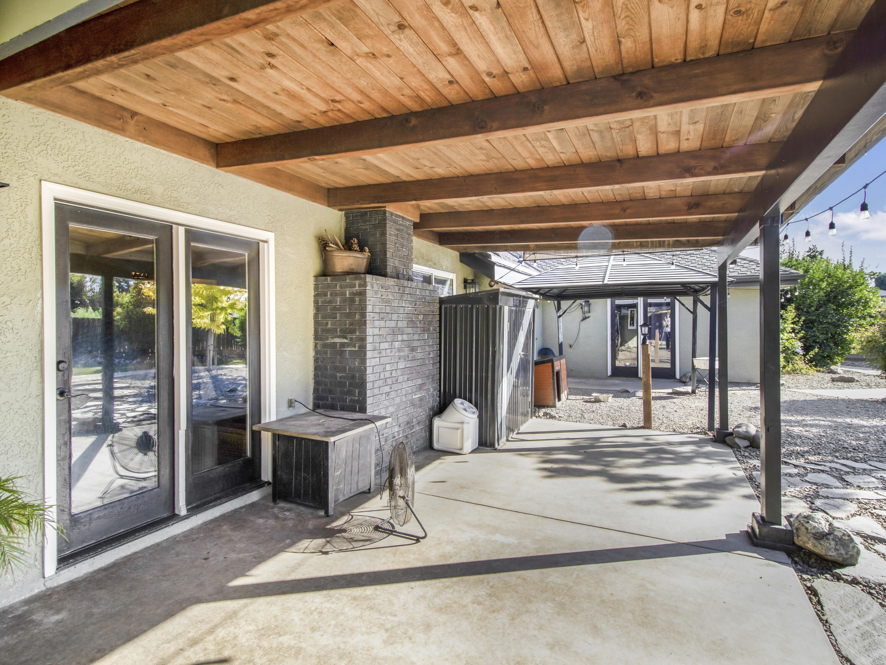 1316 E Paradise Ct, Visalia, CA 93292