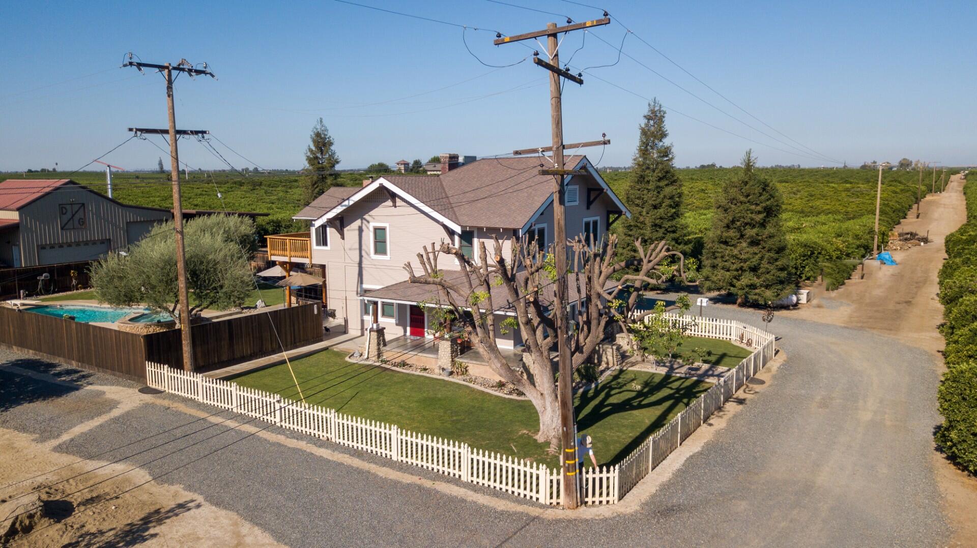 1259 E Teapot Dome Ave, Porterville, CA 93257