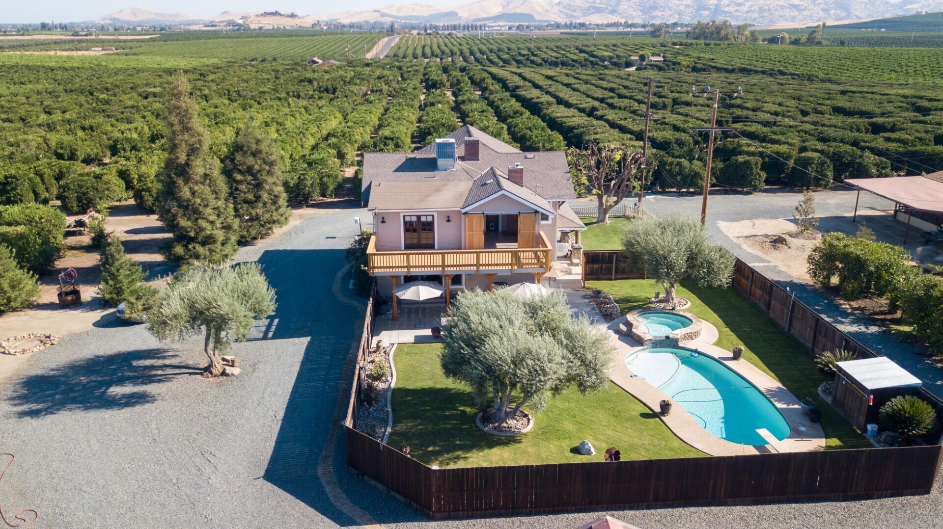 1259 E Teapot Dome Ave, Porterville, CA 93257