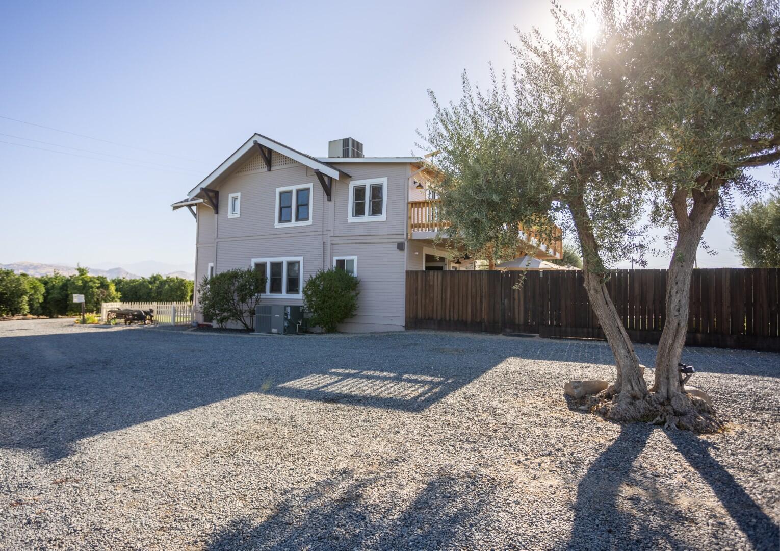 1259 E Teapot Dome Ave, Porterville, CA 93257