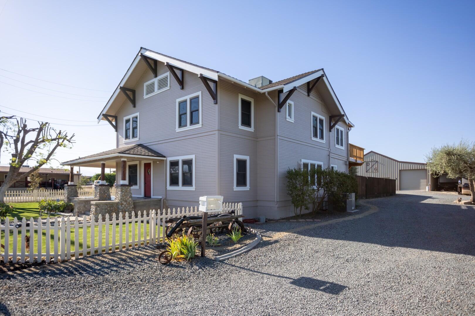 1259 E Teapot Dome Ave, Porterville, CA 93257